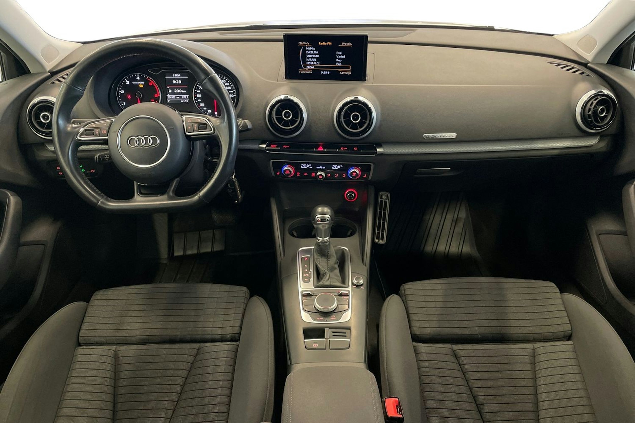 Valkoinen Audi A3 2016 kuva 9.
