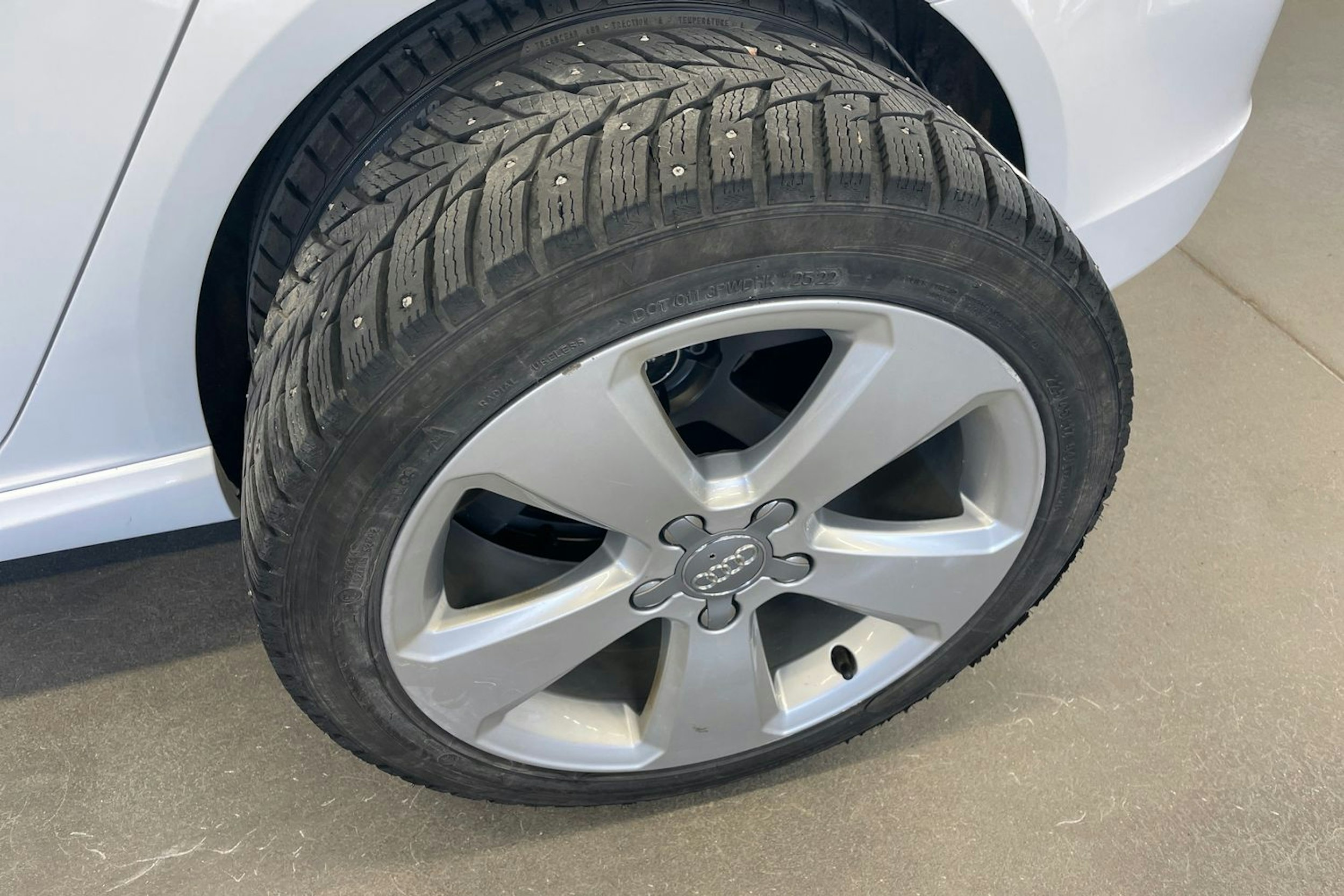 Valkoinen Audi A3 2016 kuva 13.