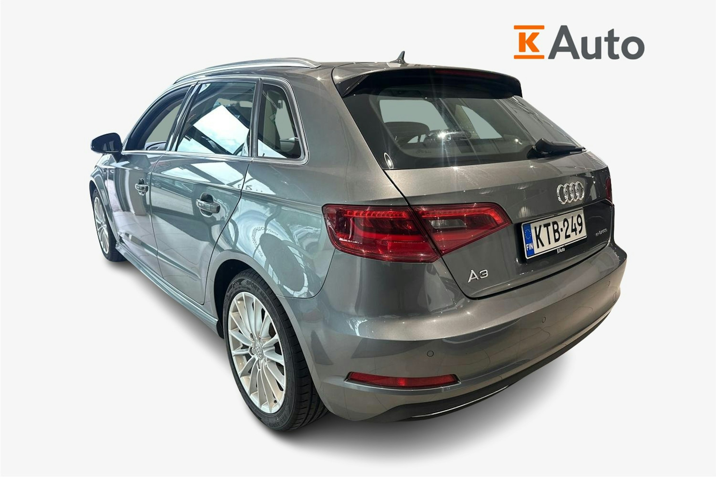harmaa Audi A3 2016 kuva 2.
