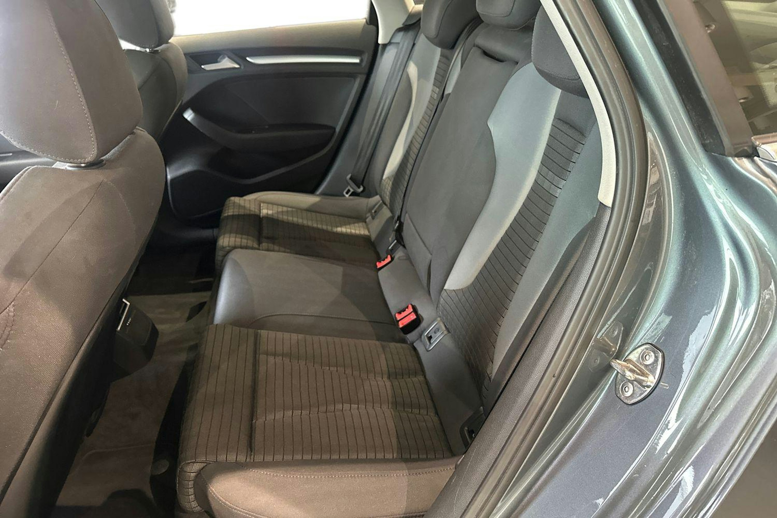 harmaa Audi A3 2016 kuva 10.