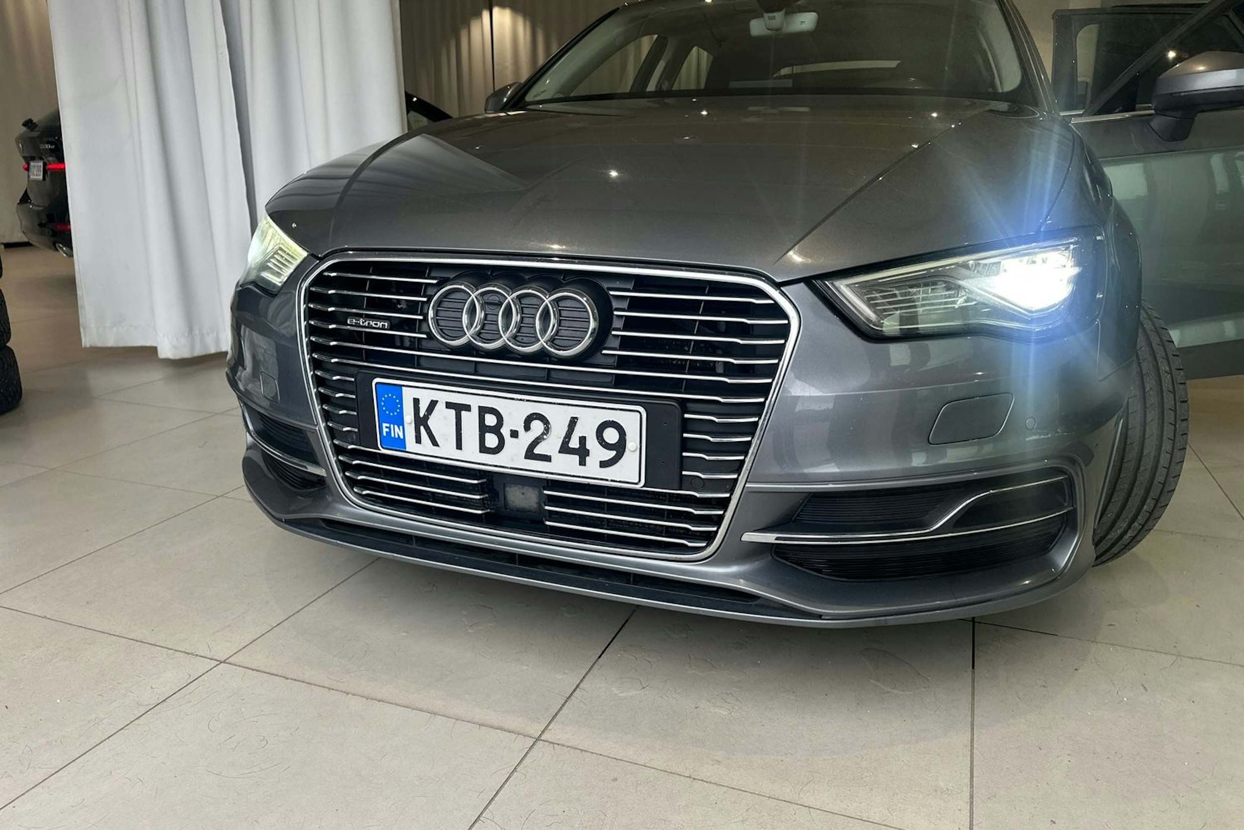 harmaa Audi A3 2016 kuva 15.