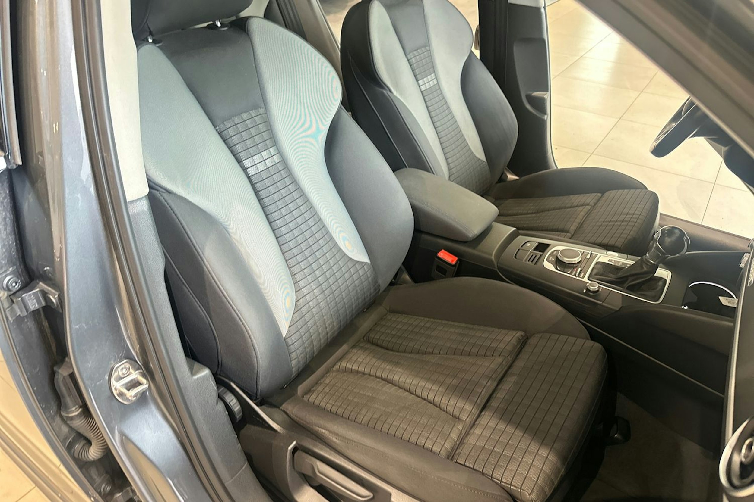 harmaa Audi A3 2016 kuva 16.