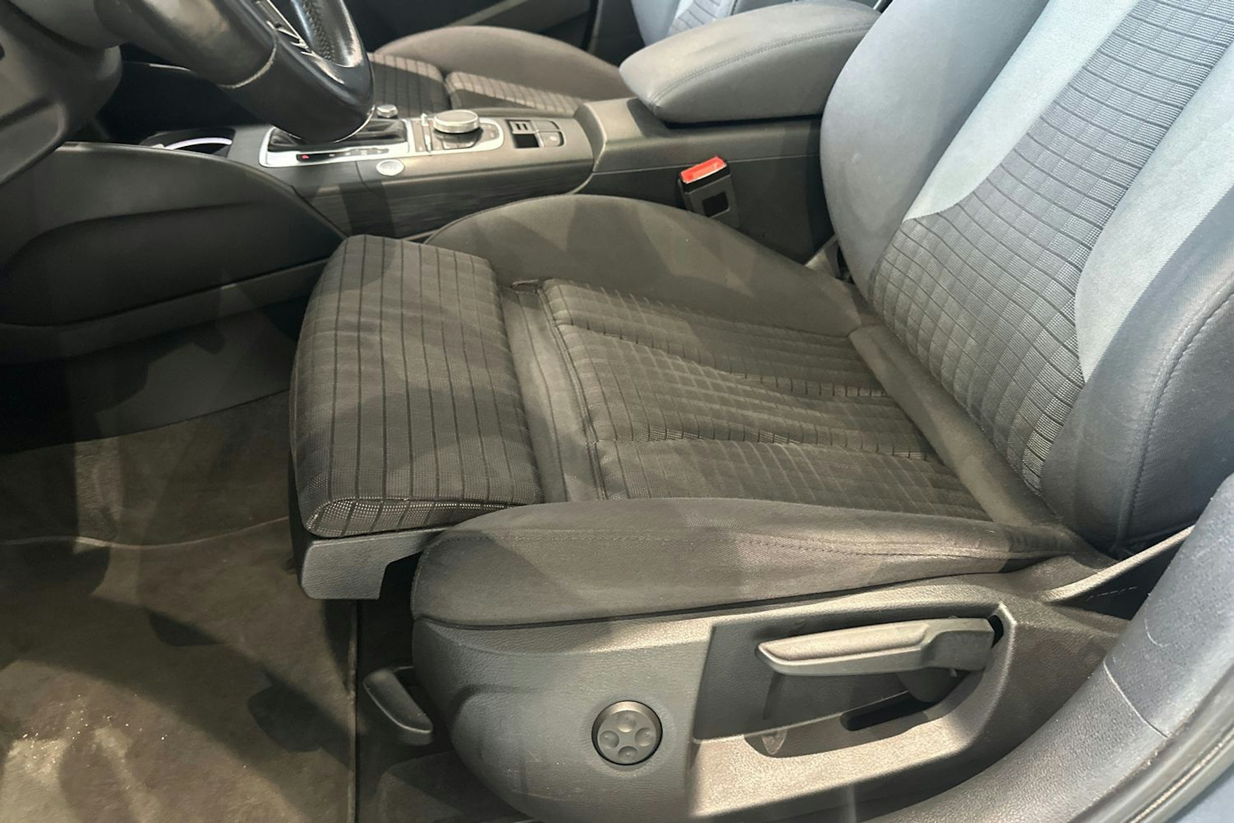 harmaa Audi A3 2016 kuva 18.
