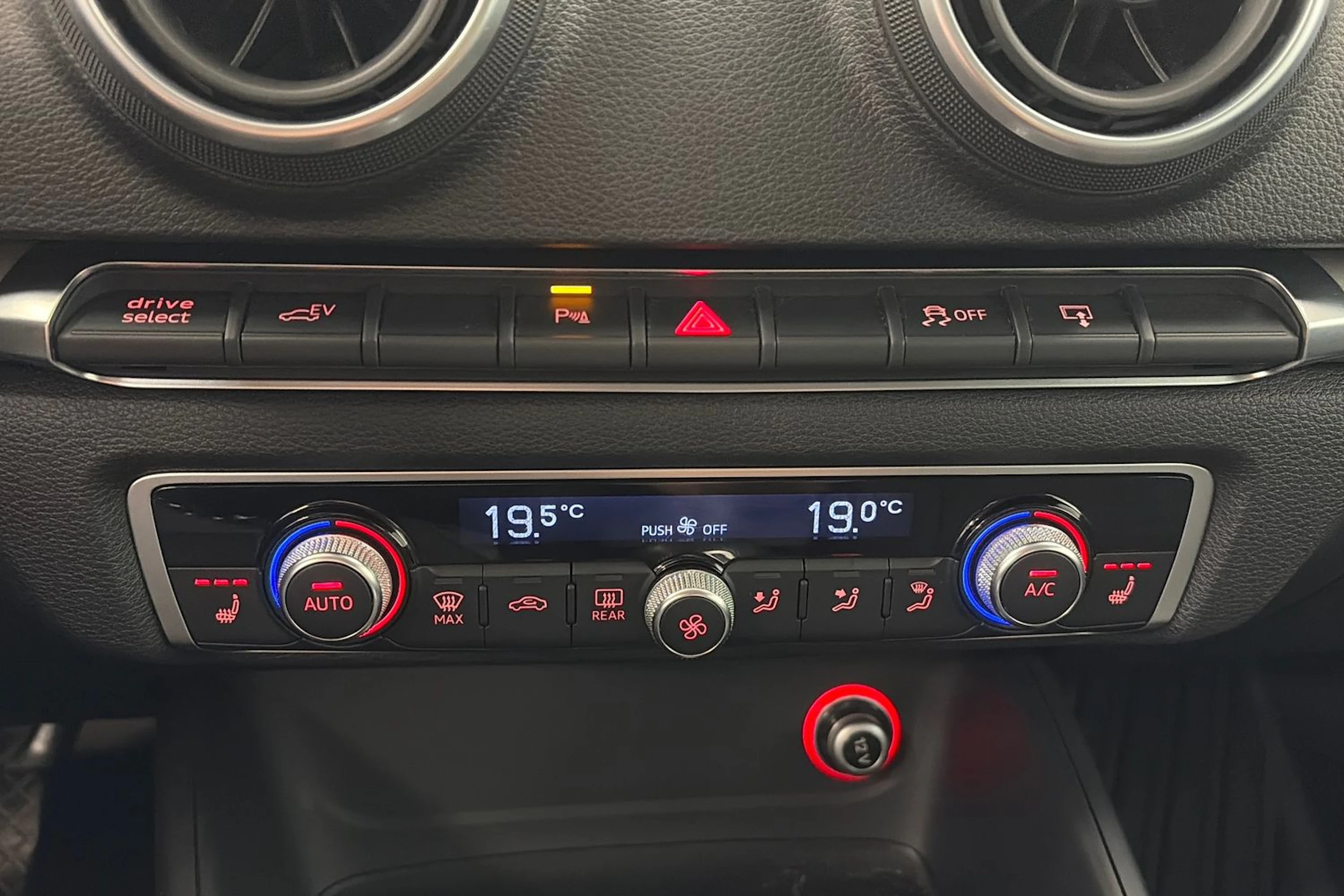 musta Audi A3 2016 kuva 23.