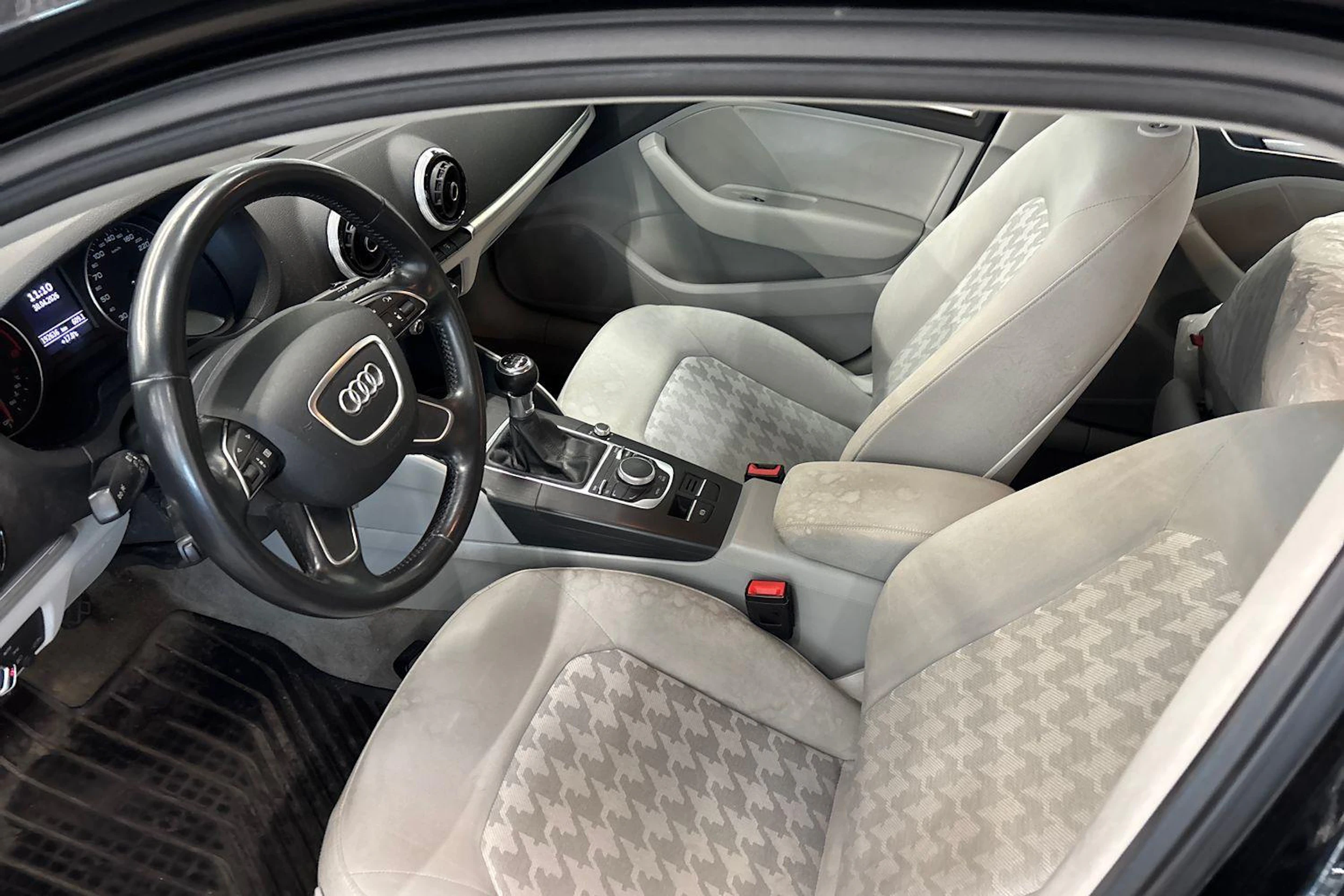 musta Audi A3 2016 kuva 3.