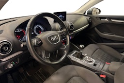 Harmaa Audi A3 2016 kuva 7.