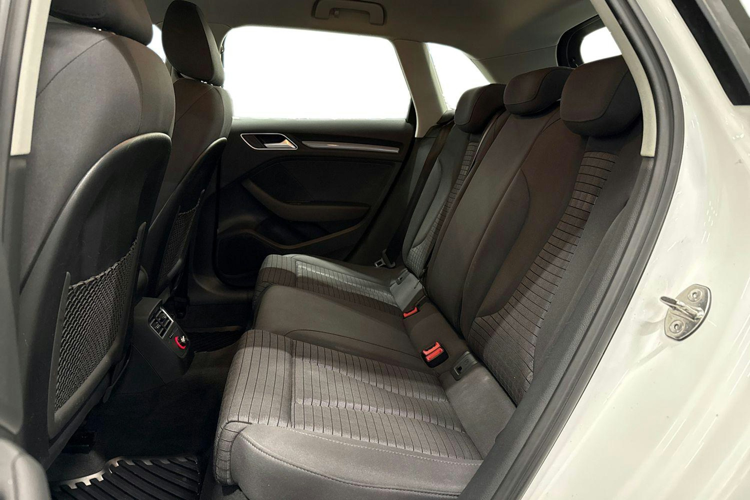 valkoinen Audi A3 2016 kuva 10.