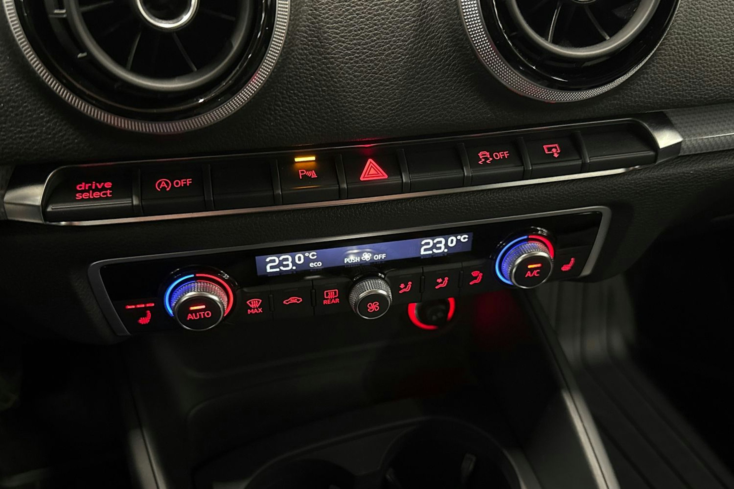 valkoinen Audi A3 2016 kuva 25.