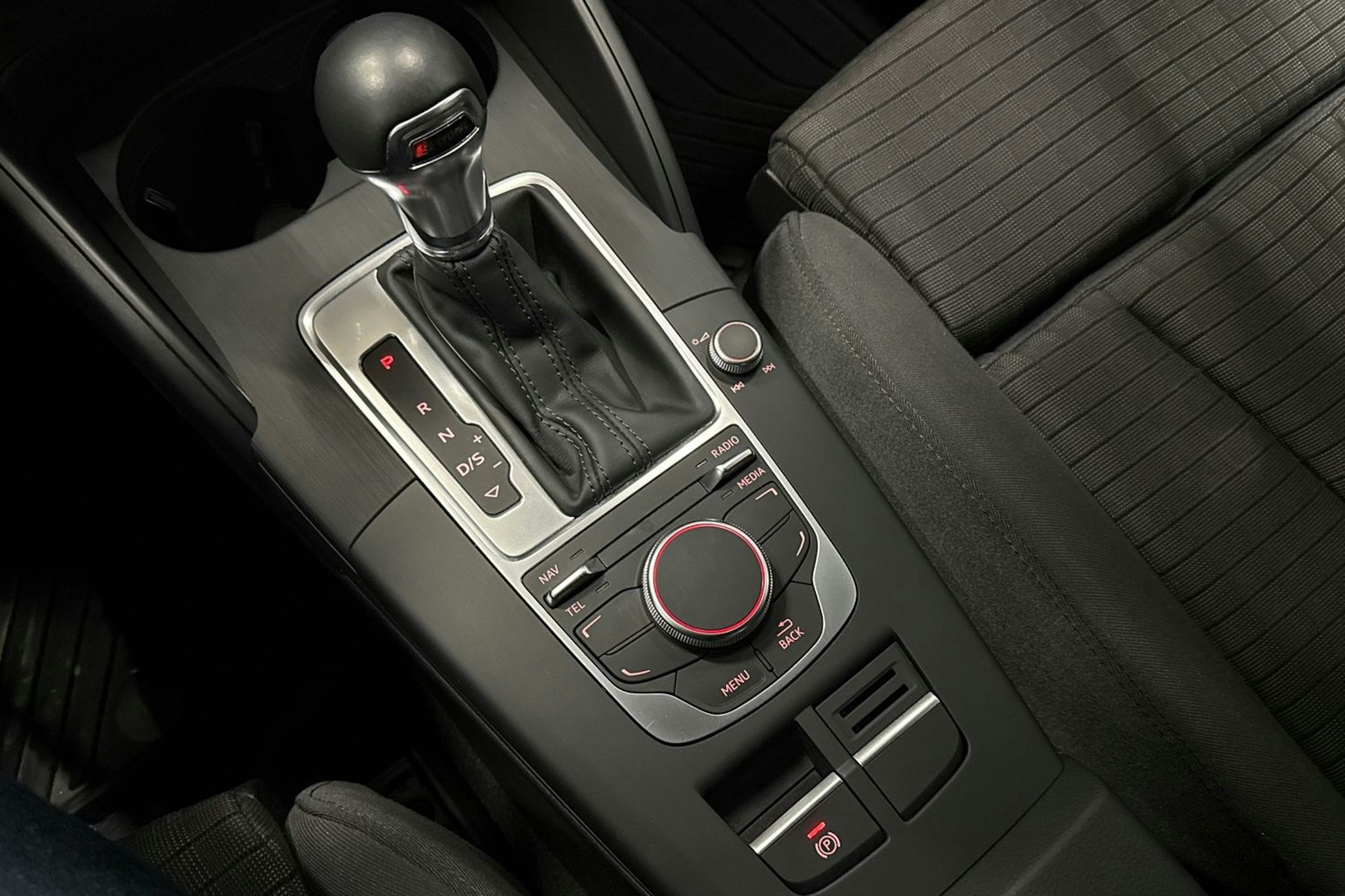 valkoinen Audi A3 2016 kuva 26.