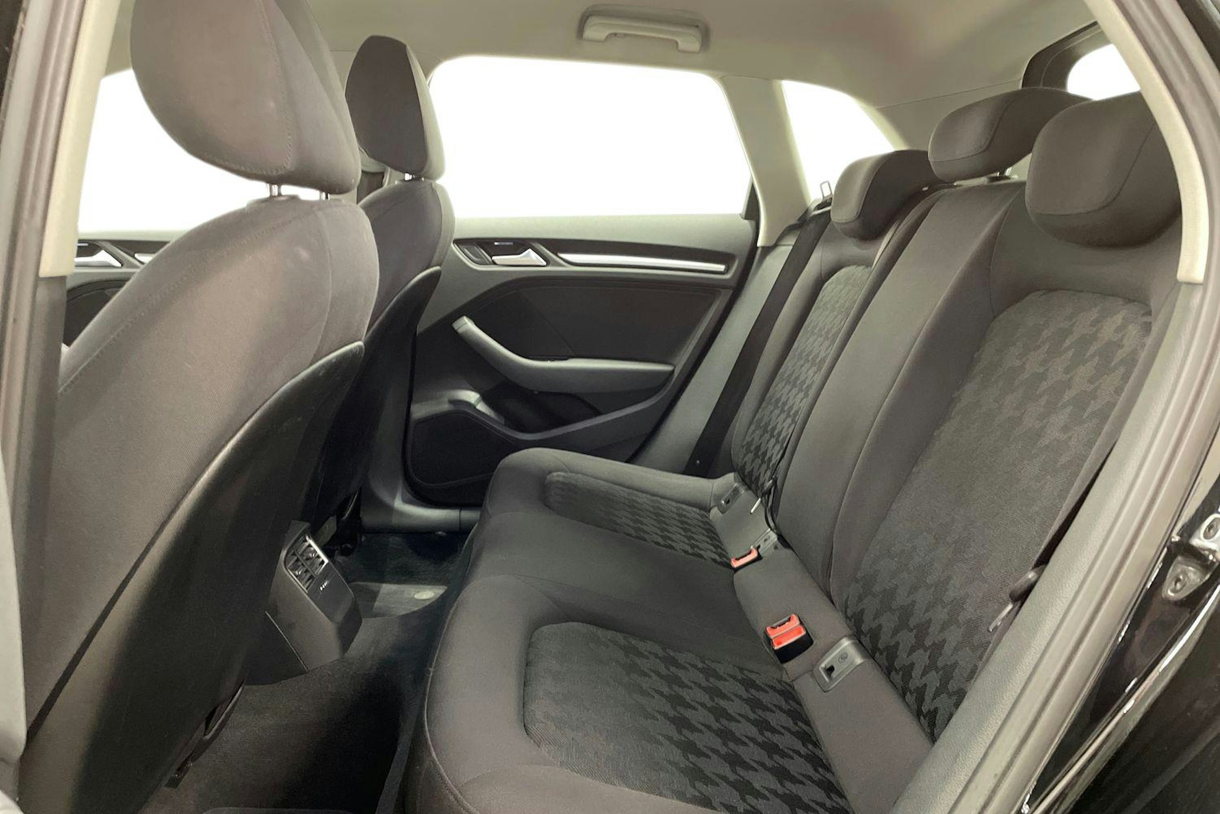 musta Audi A3 2016 kuva 10.