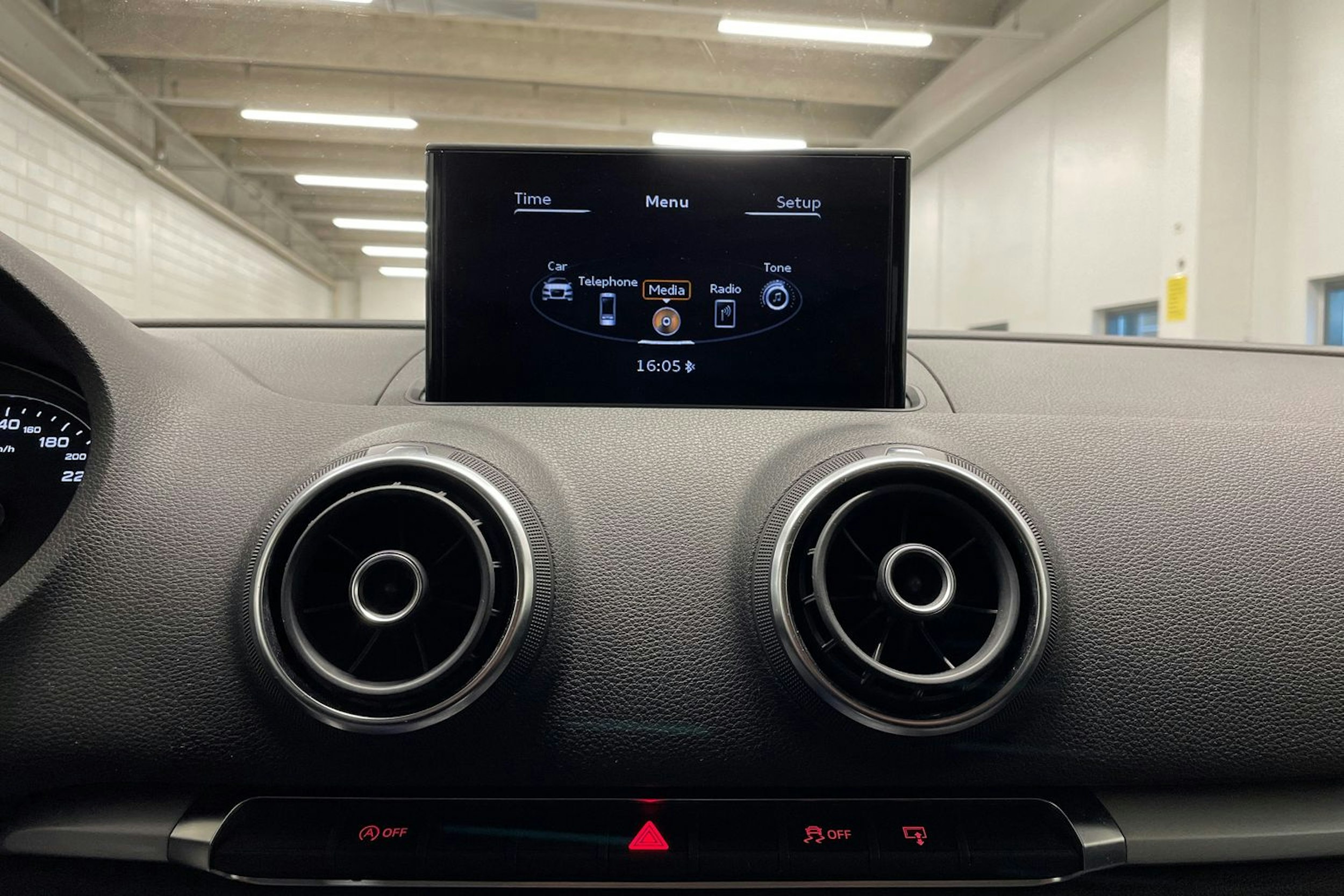 musta Audi A3 2016 kuva 17.