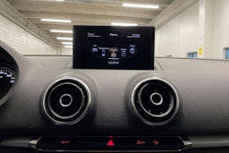 musta Audi A3 2016 kuva 17.