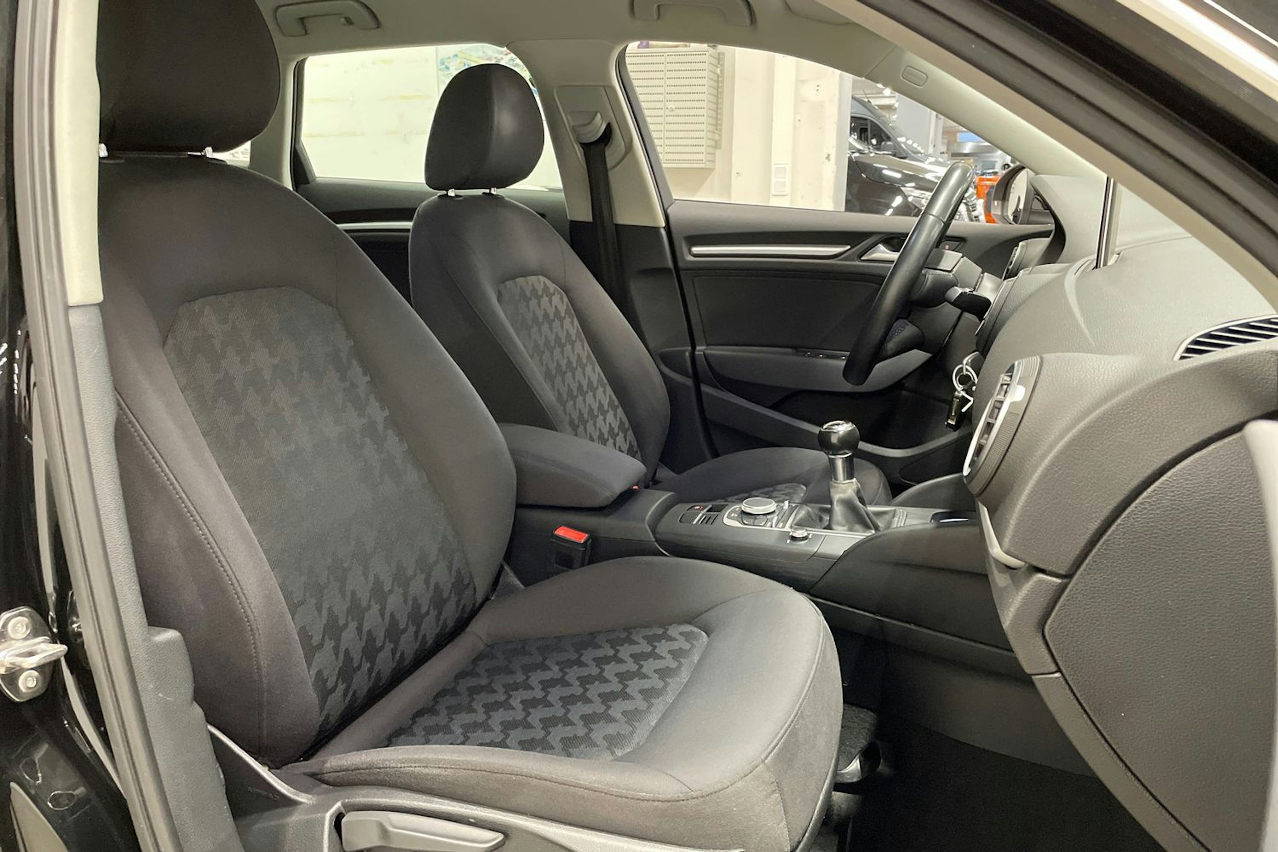 musta Audi A3 2016 kuva 25.