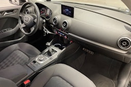 musta Audi A3 2016 kuva 26.