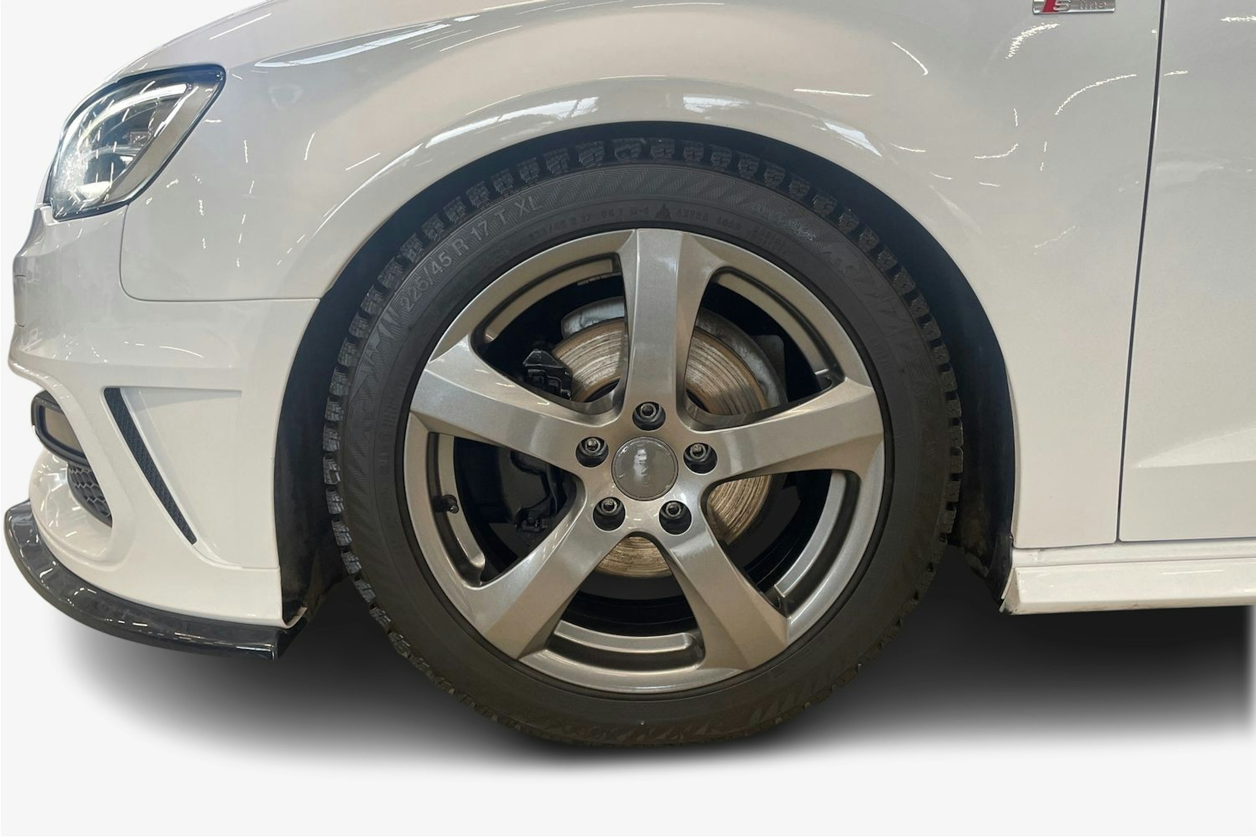 valkoinen Audi A3 2016 kuva 11.