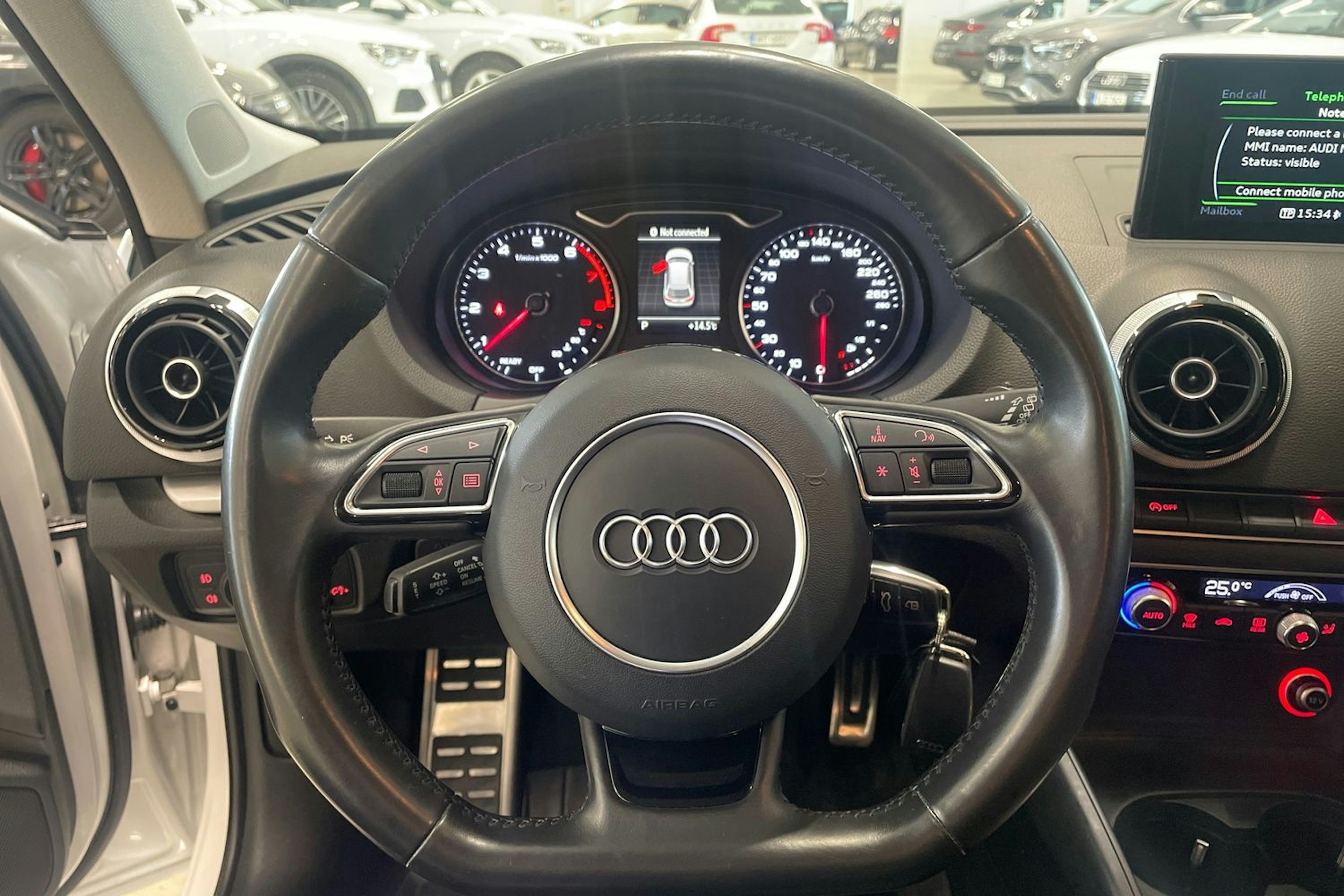 valkoinen Audi A3 2016 kuva 15.