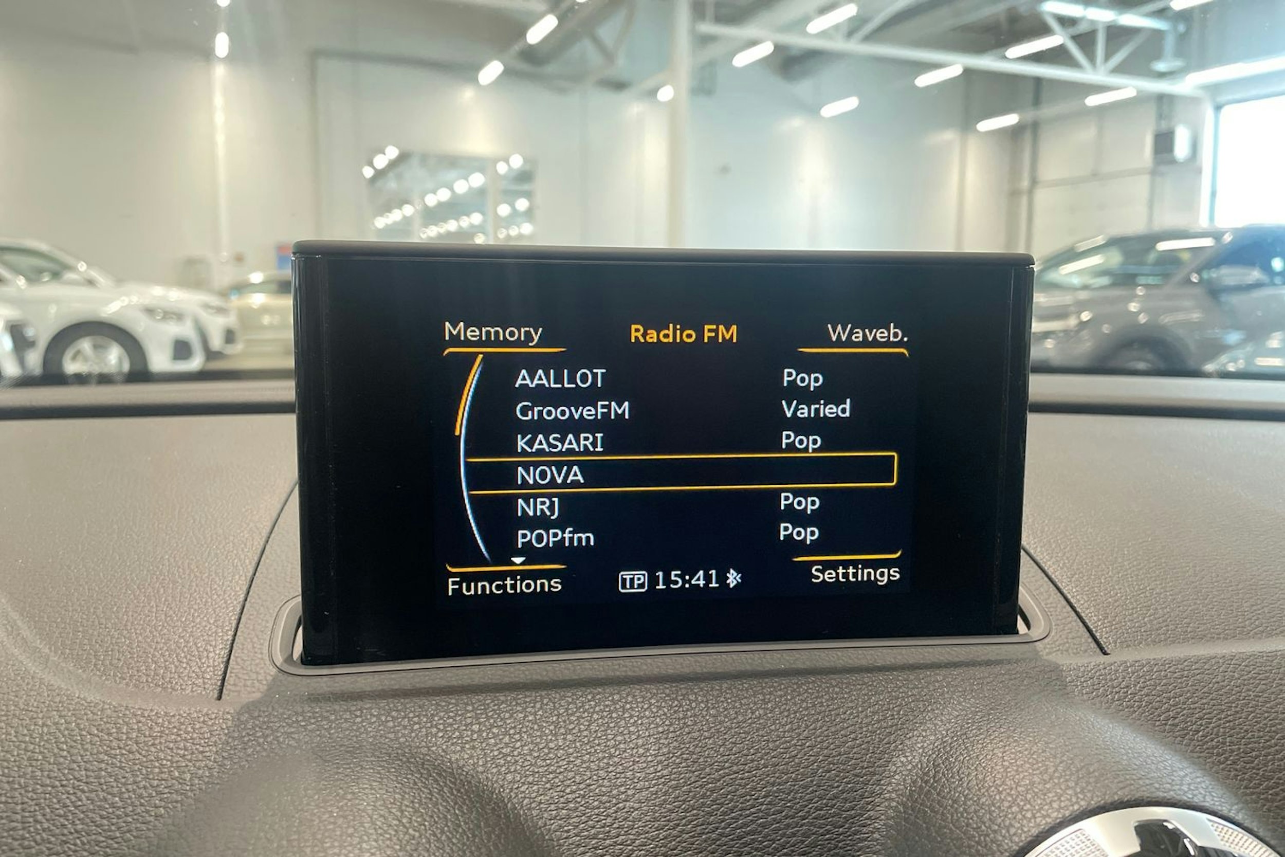 valkoinen Audi A3 2016 kuva 23.