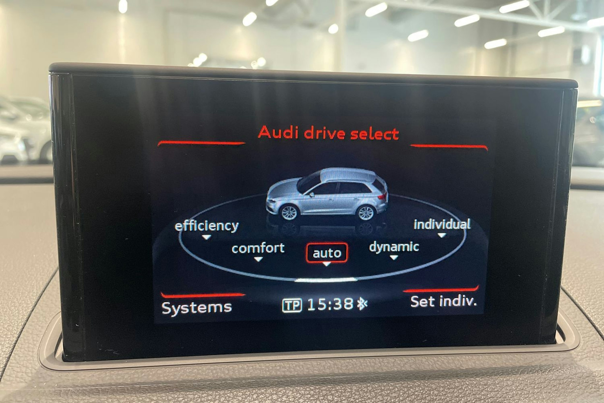 valkoinen Audi A3 2016 kuva 25.