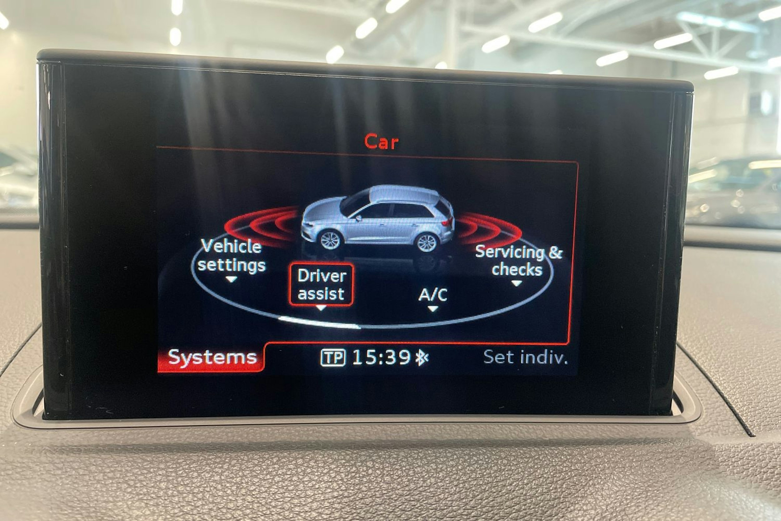 valkoinen Audi A3 2016 kuva 26.