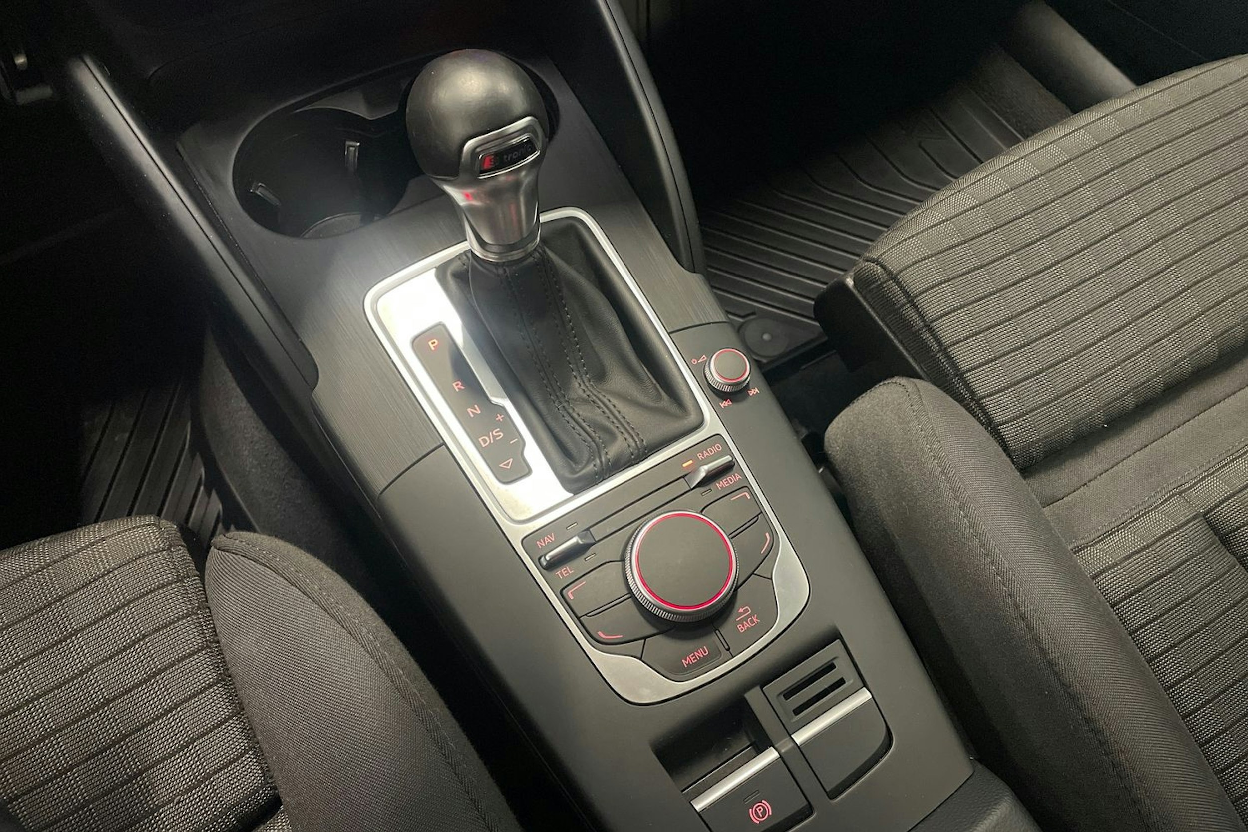 valkoinen Audi A3 2016 kuva 28.