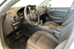 valkoinen Audi A3 2016 kuva 6.