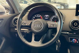 valkoinen Audi A3 2016 kuva 12.