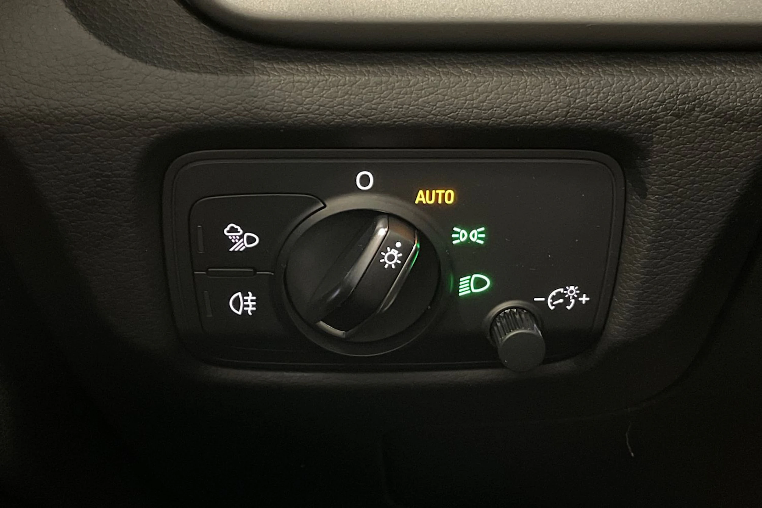 valkoinen Audi A3 2016 kuva 25.