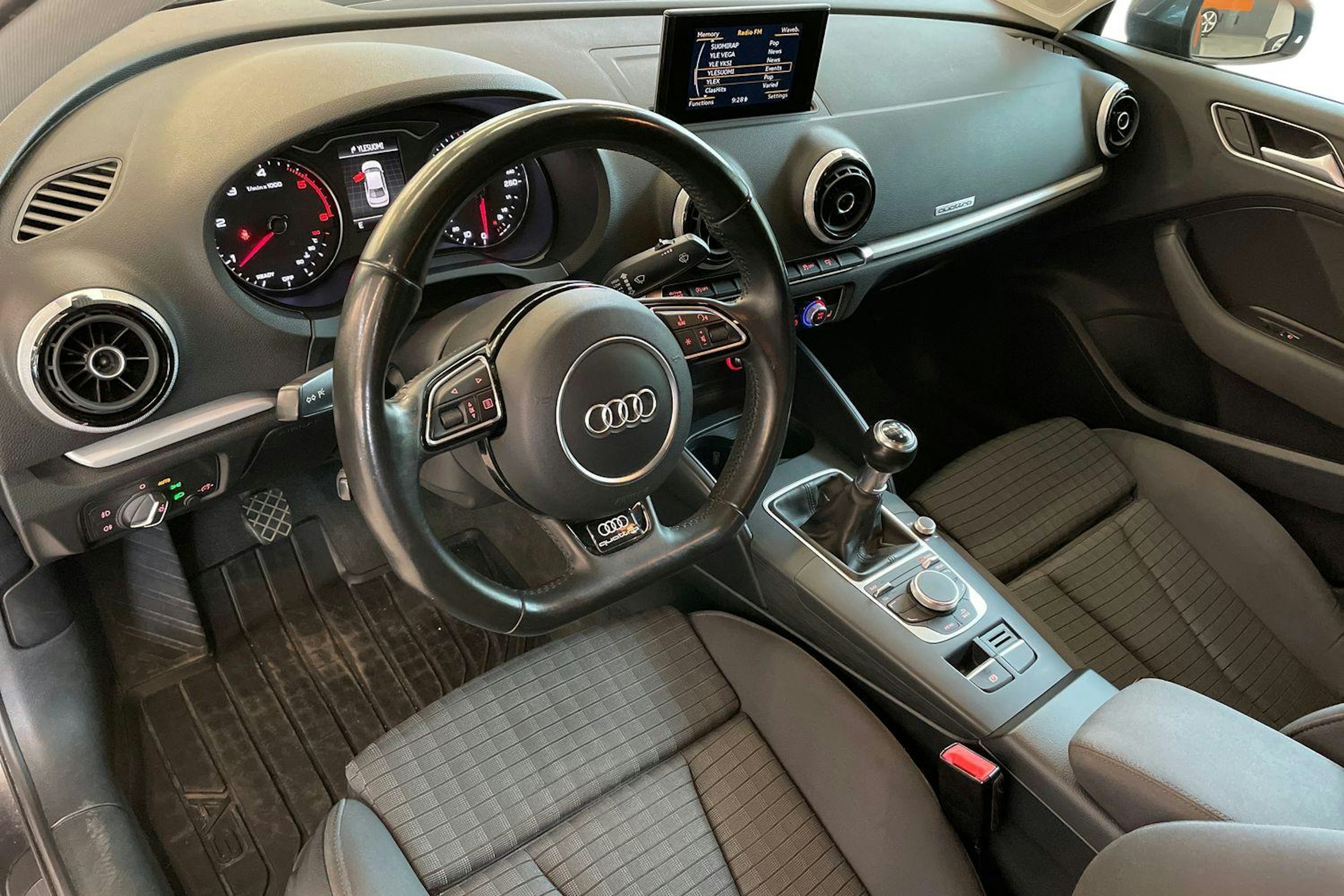 harmaa Audi A3 2016 kuva 7.