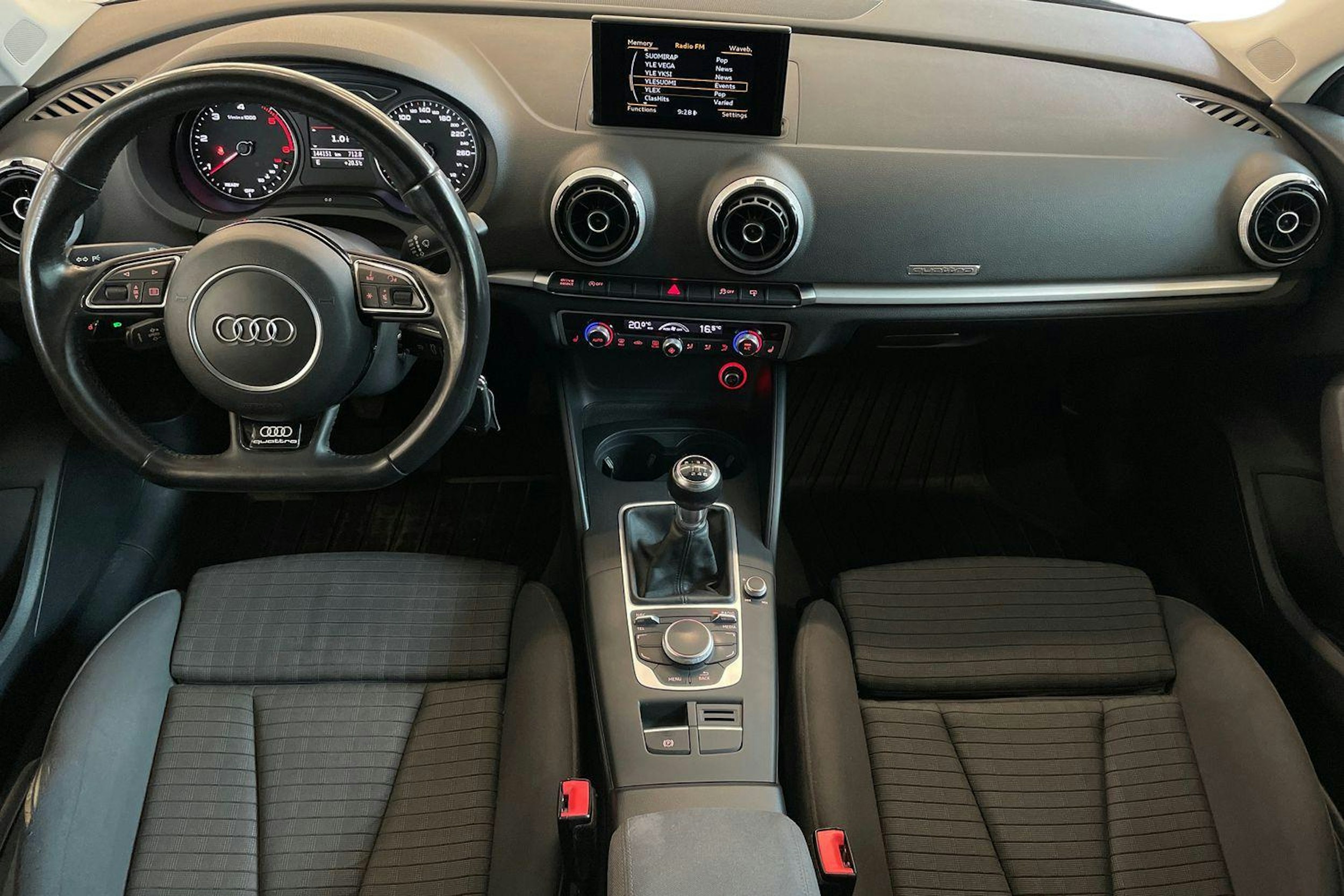 harmaa Audi A3 2016 kuva 9.