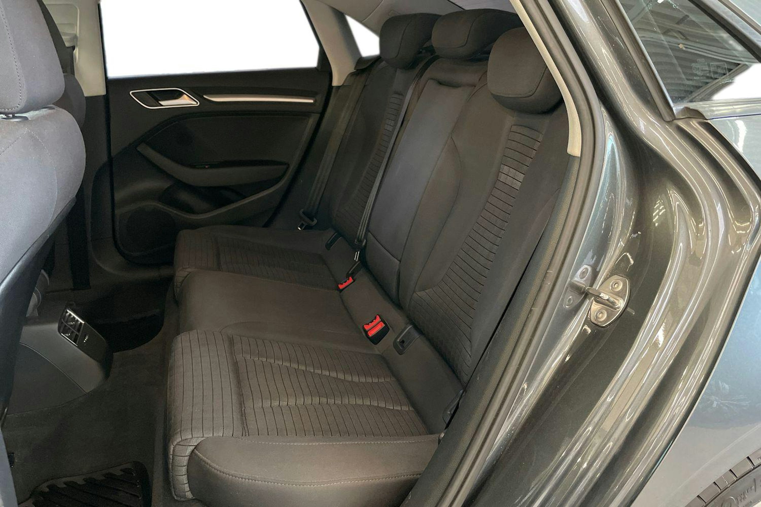 harmaa Audi A3 2016 kuva 10.