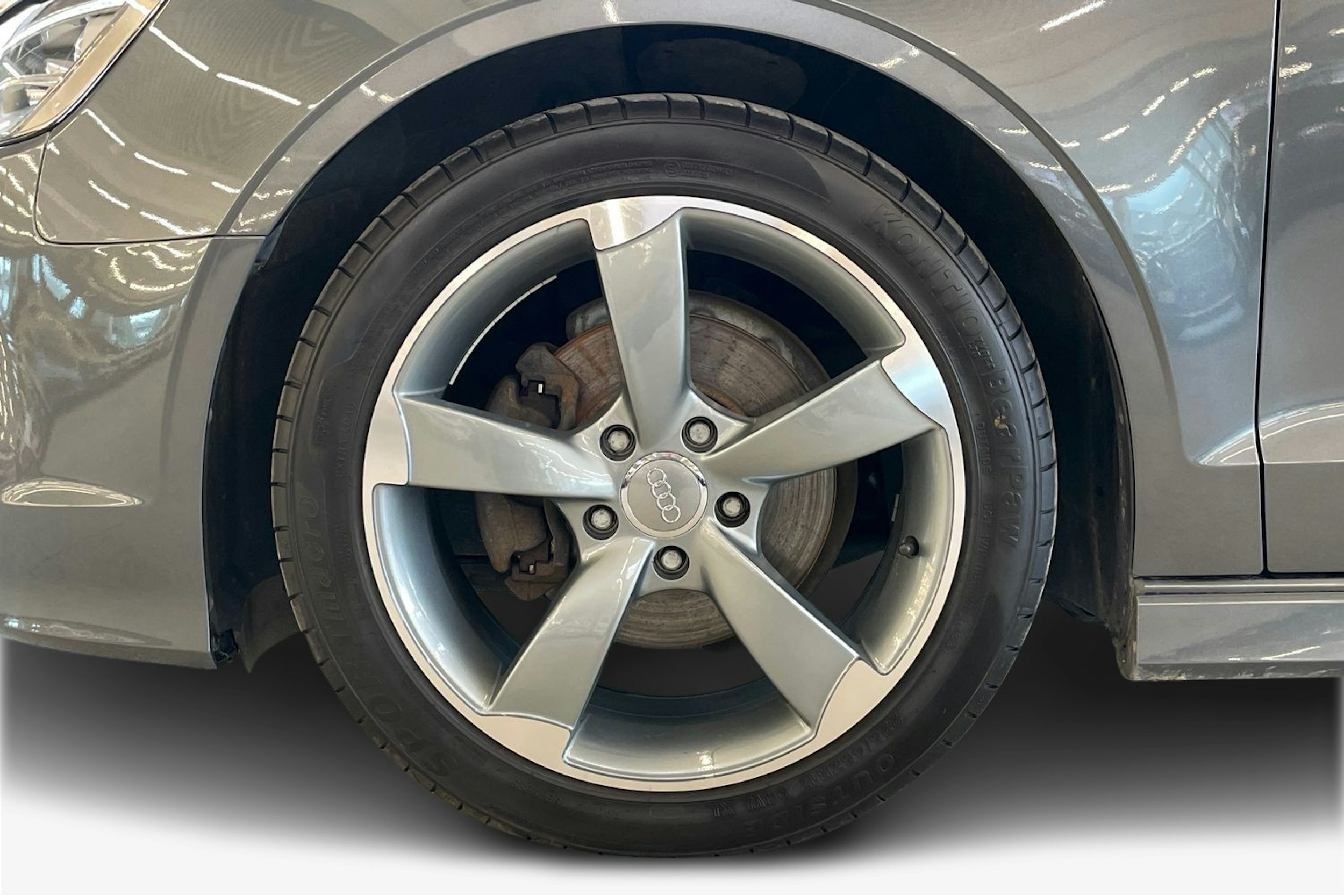 harmaa Audi A3 2016 kuva 11.