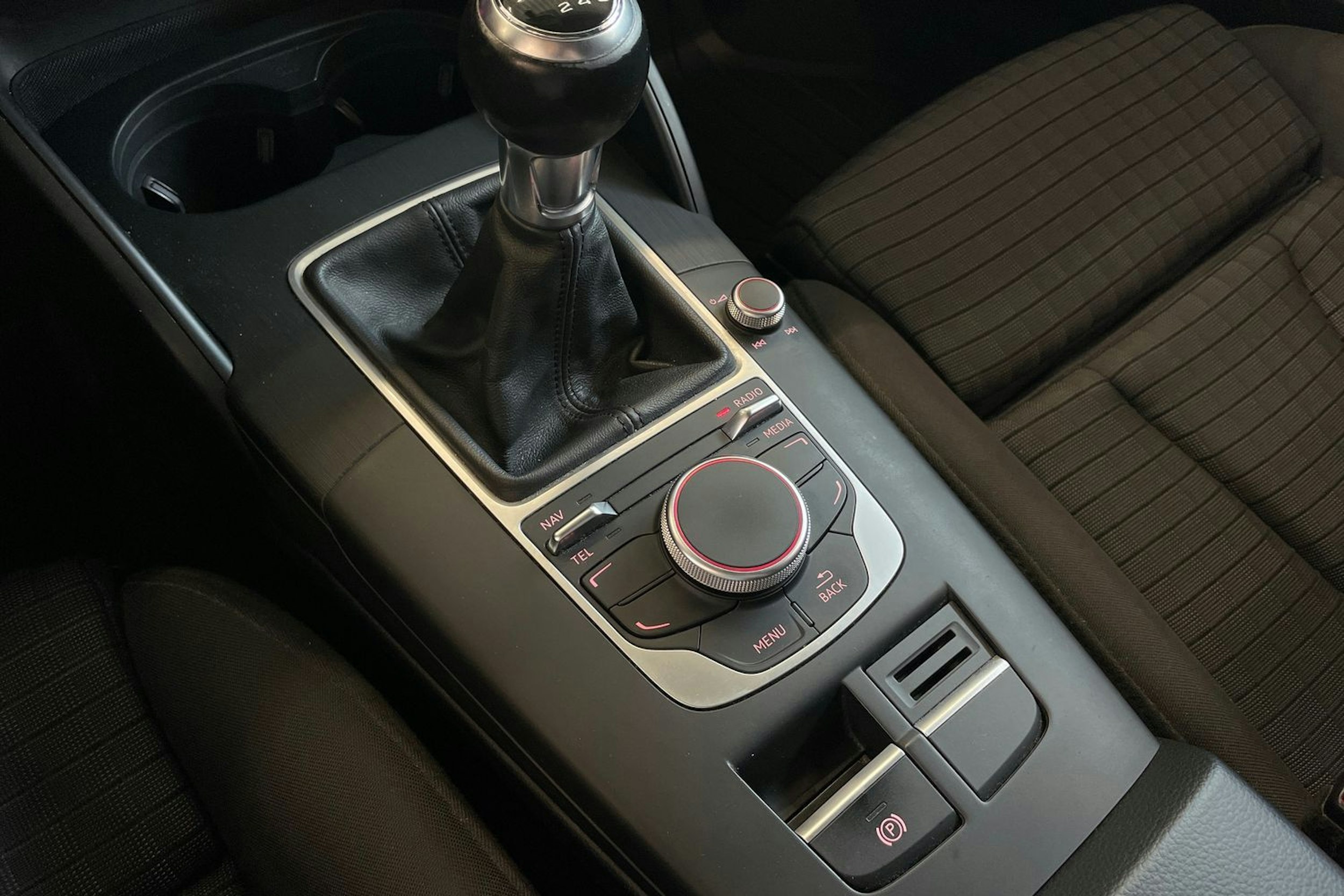 harmaa Audi A3 2016 kuva 22.