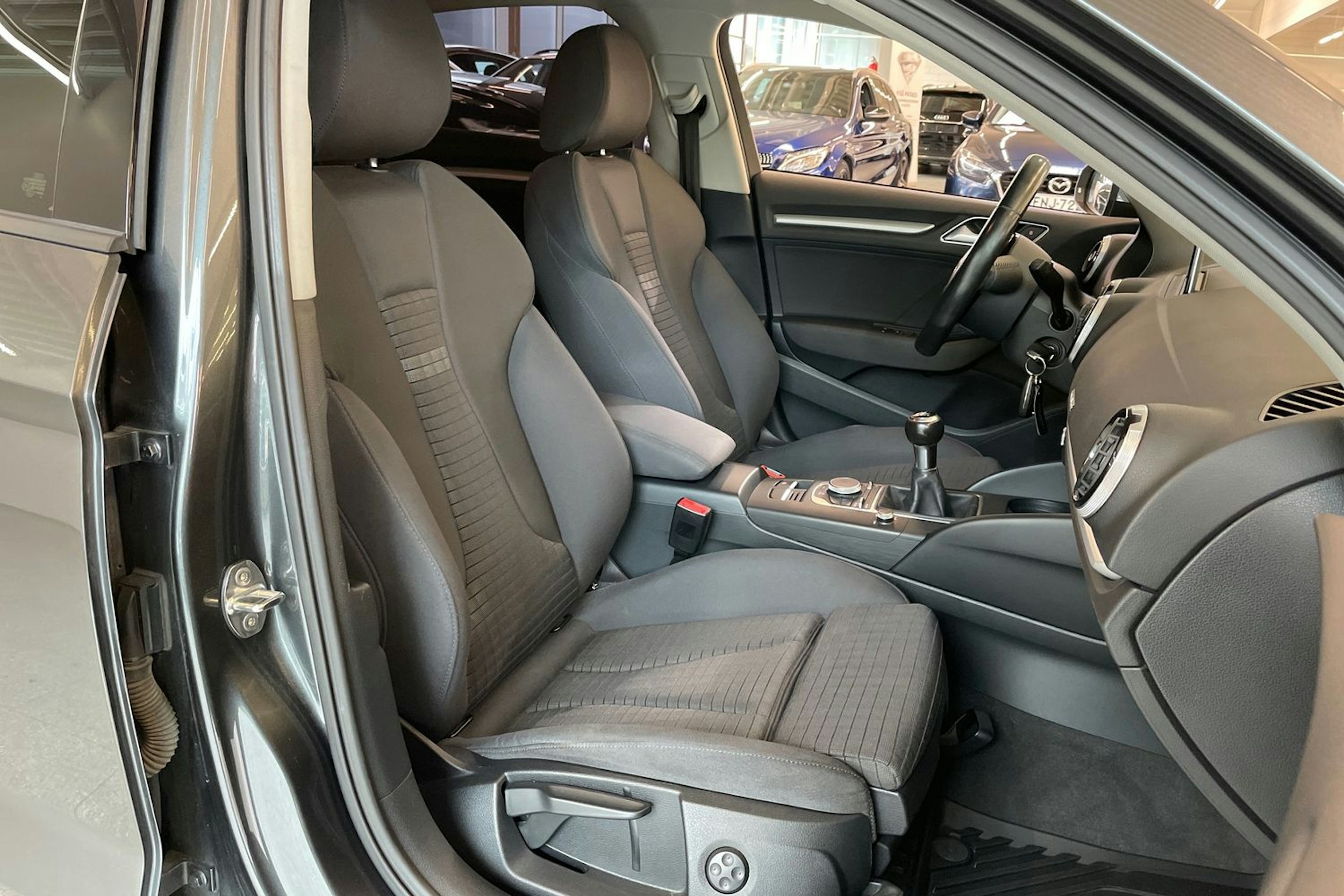 harmaa Audi A3 2016 kuva 28.