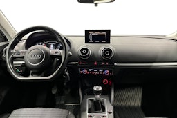 musta Audi A3 2016 kuva 9.