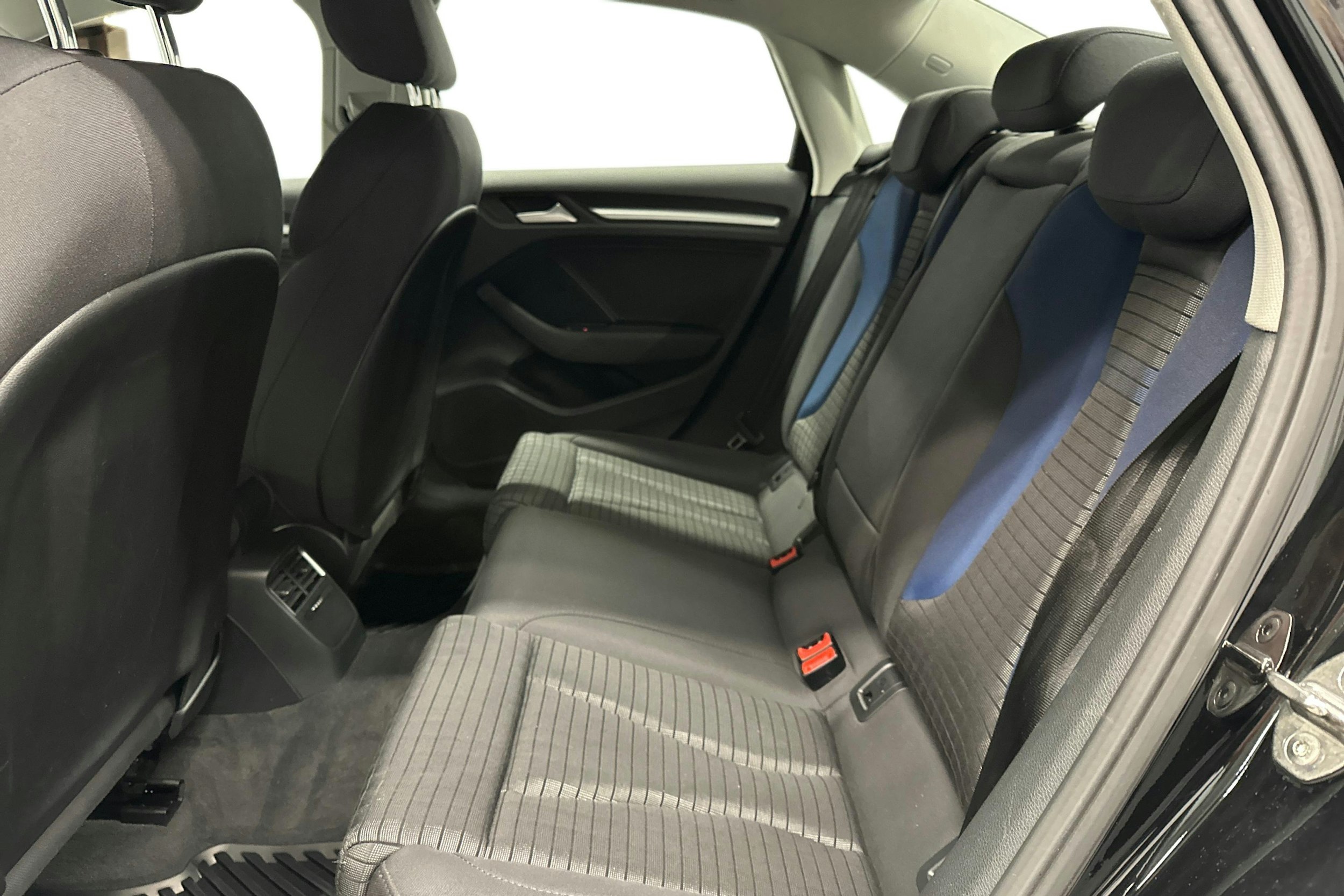 musta Audi A3 2016 kuva 10.