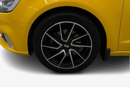 keltainen Audi A3 2016 kuva 11.