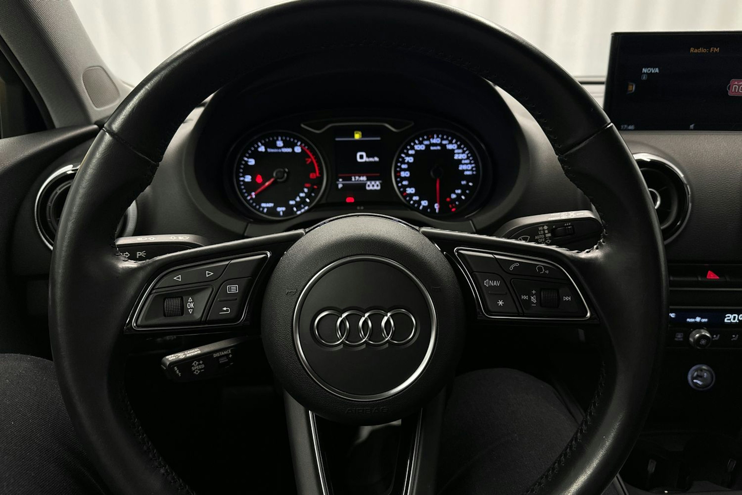 keltainen Audi A3 2016 kuva 14.
