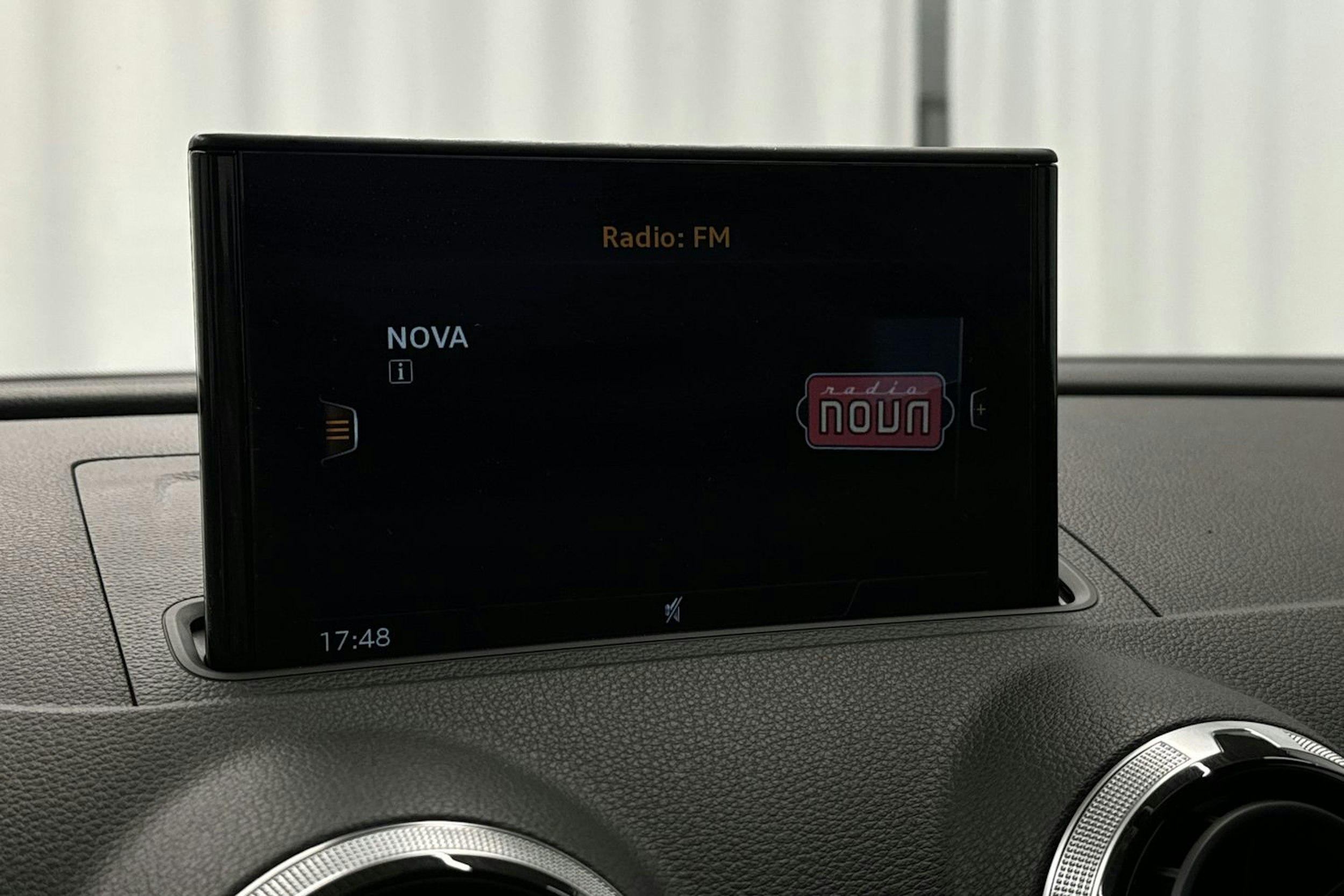 keltainen Audi A3 2016 kuva 19.