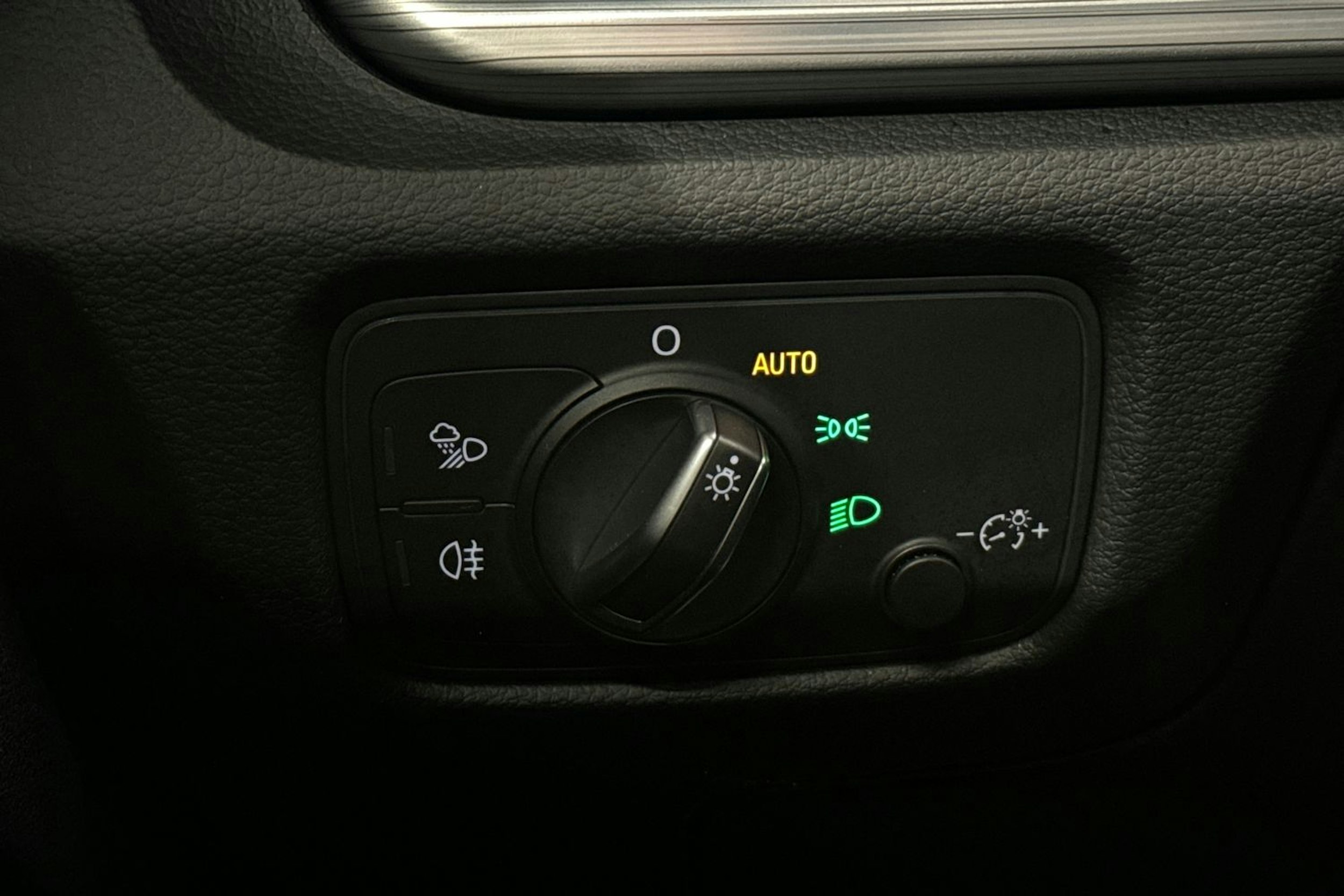 keltainen Audi A3 2016 kuva 22.