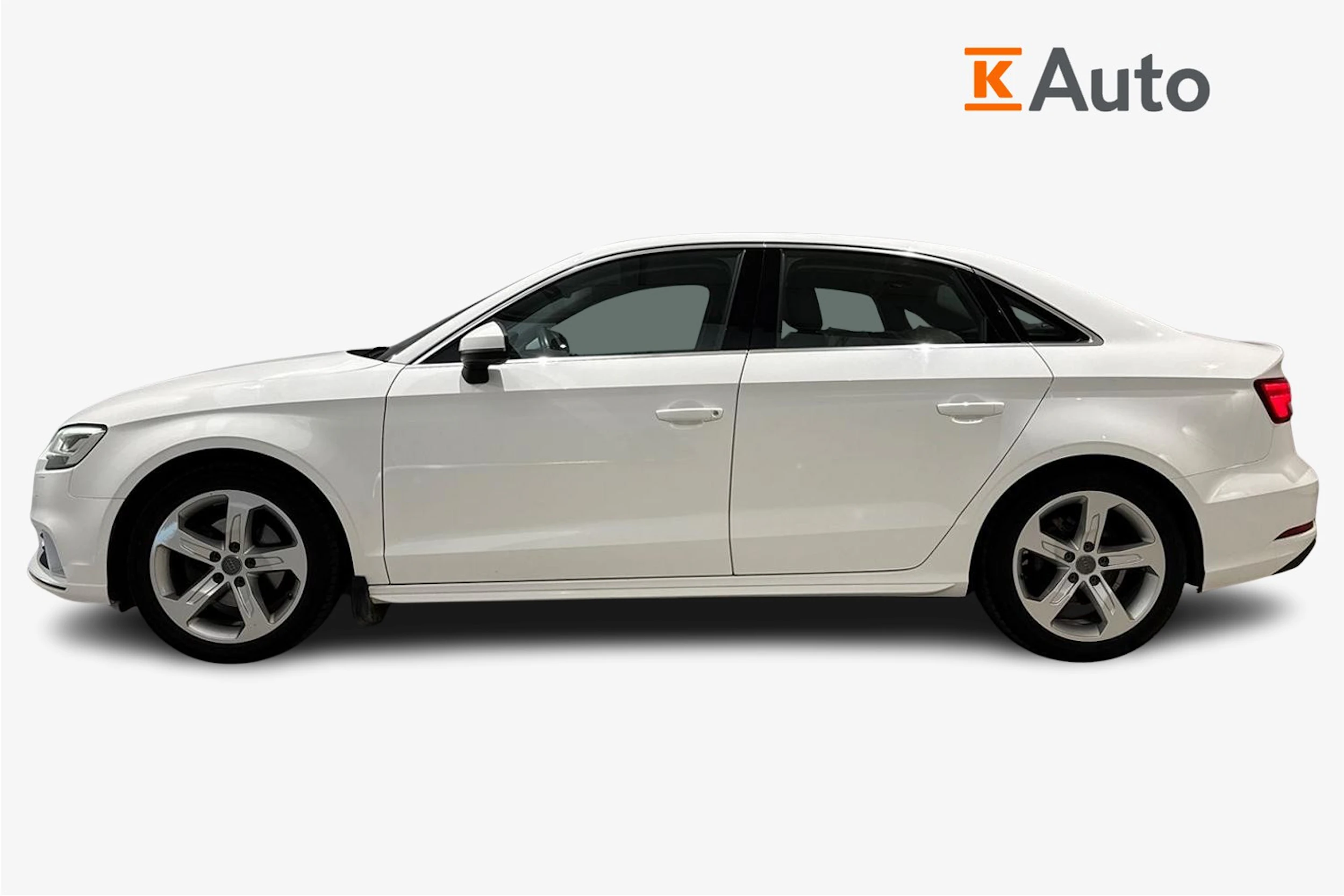 valkoinen Audi A3 2016 kuva 5.