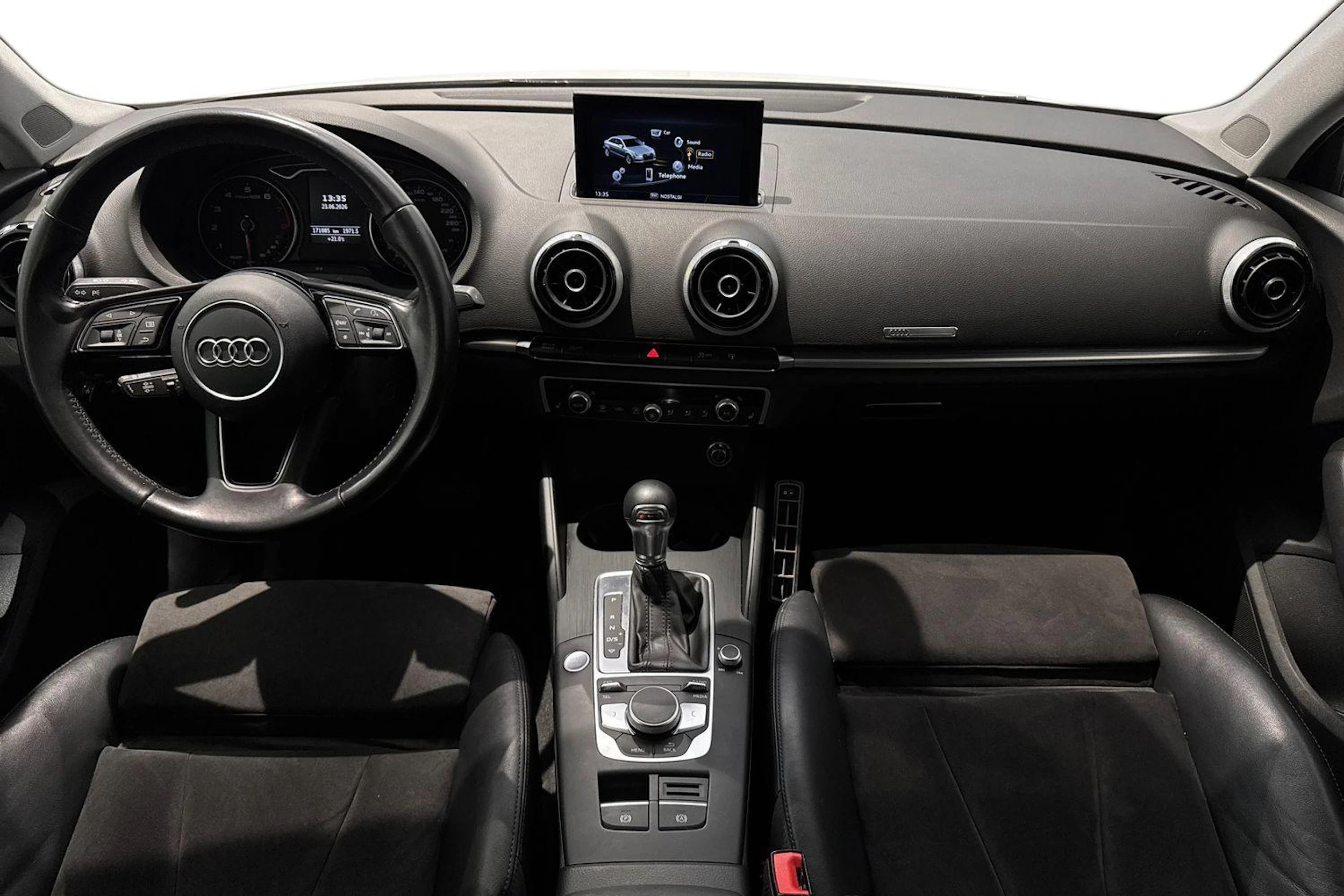 valkoinen Audi A3 2016 kuva 7.