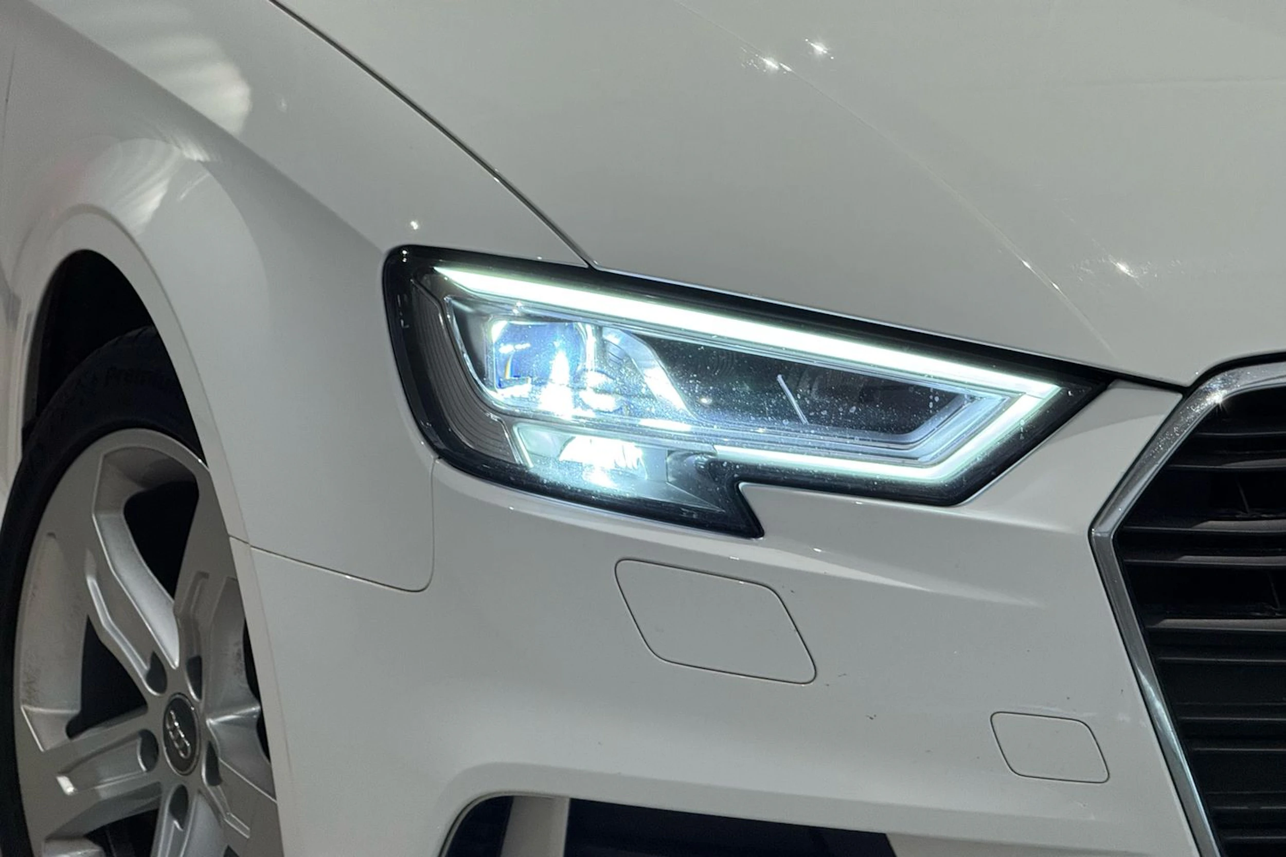 valkoinen Audi A3 2016 kuva 12.