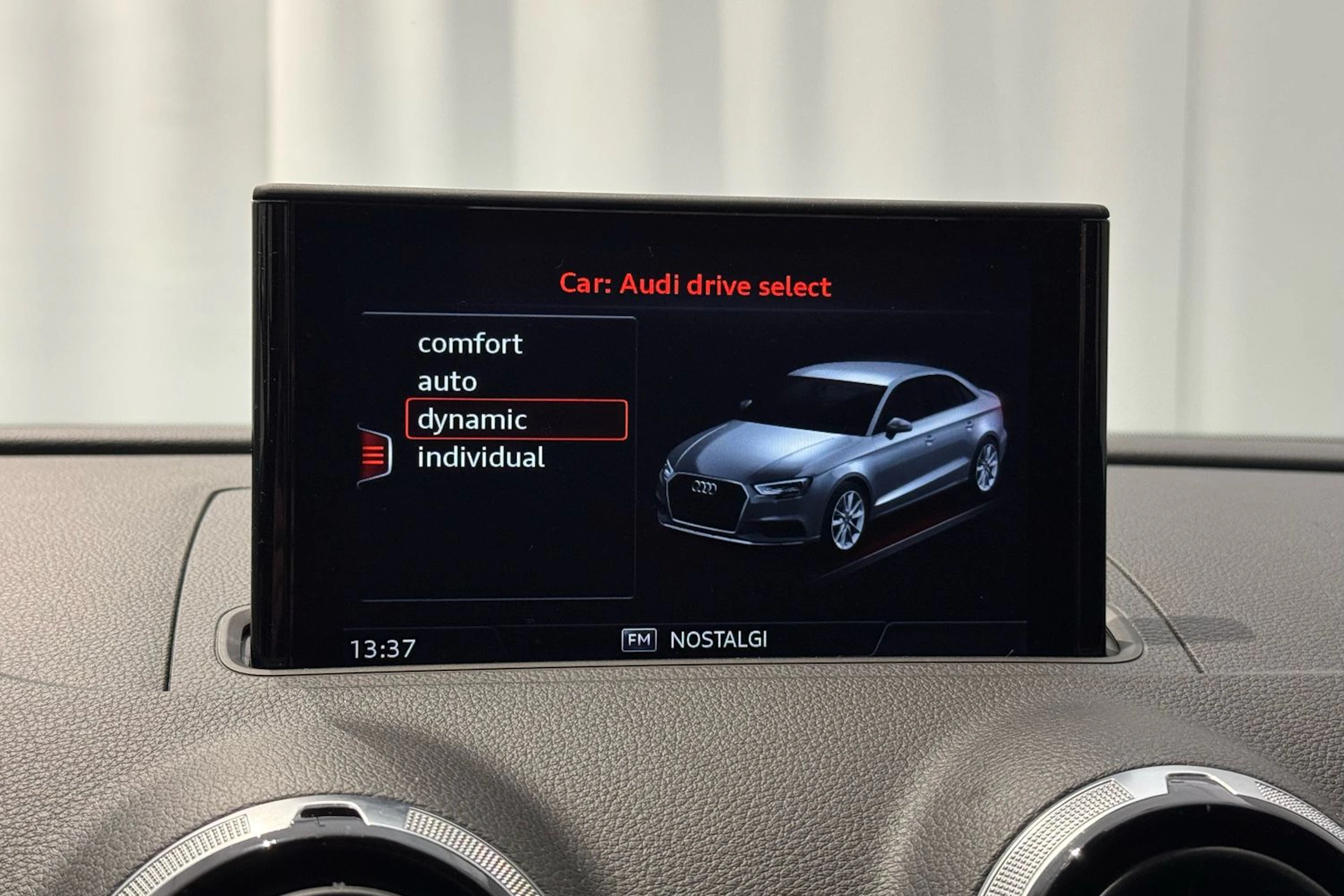 valkoinen Audi A3 2016 kuva 20.