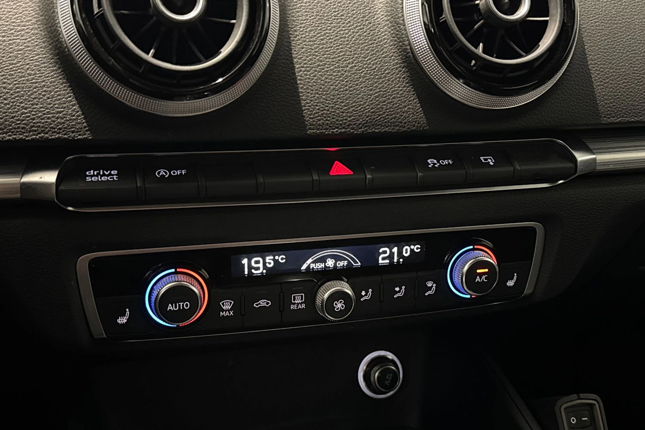 valkoinen Audi A3 2016 kuva 22.