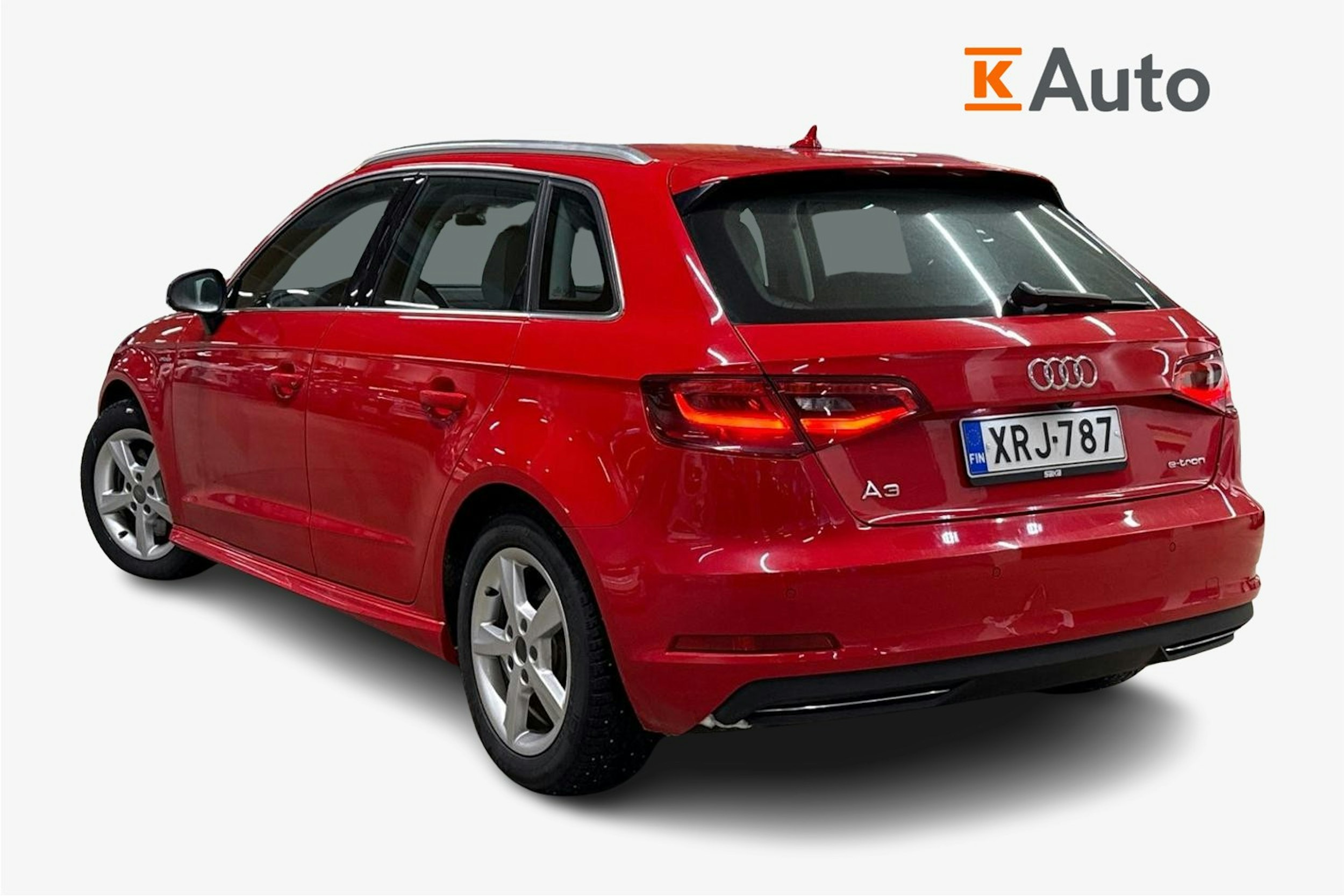 punainen Audi A3 2016 kuva 2.
