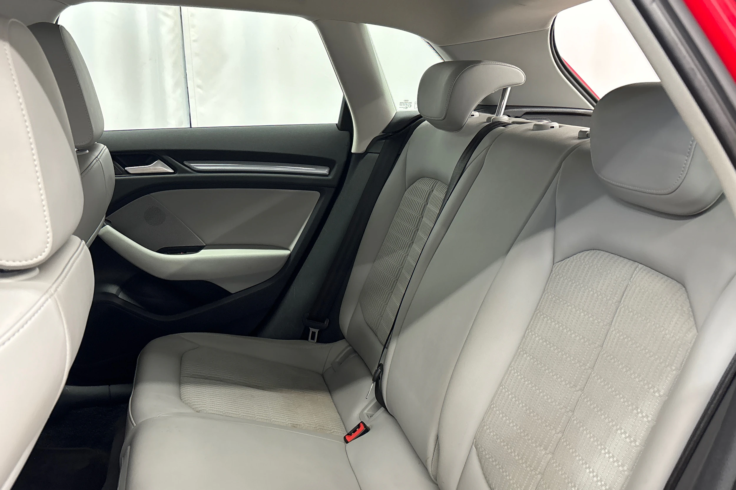 punainen Audi A3 2016 kuva 10.