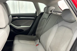 punainen Audi A3 2016 kuva 10.