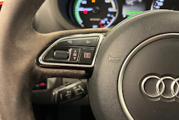 punainen Audi A3 2016 kuva 13.