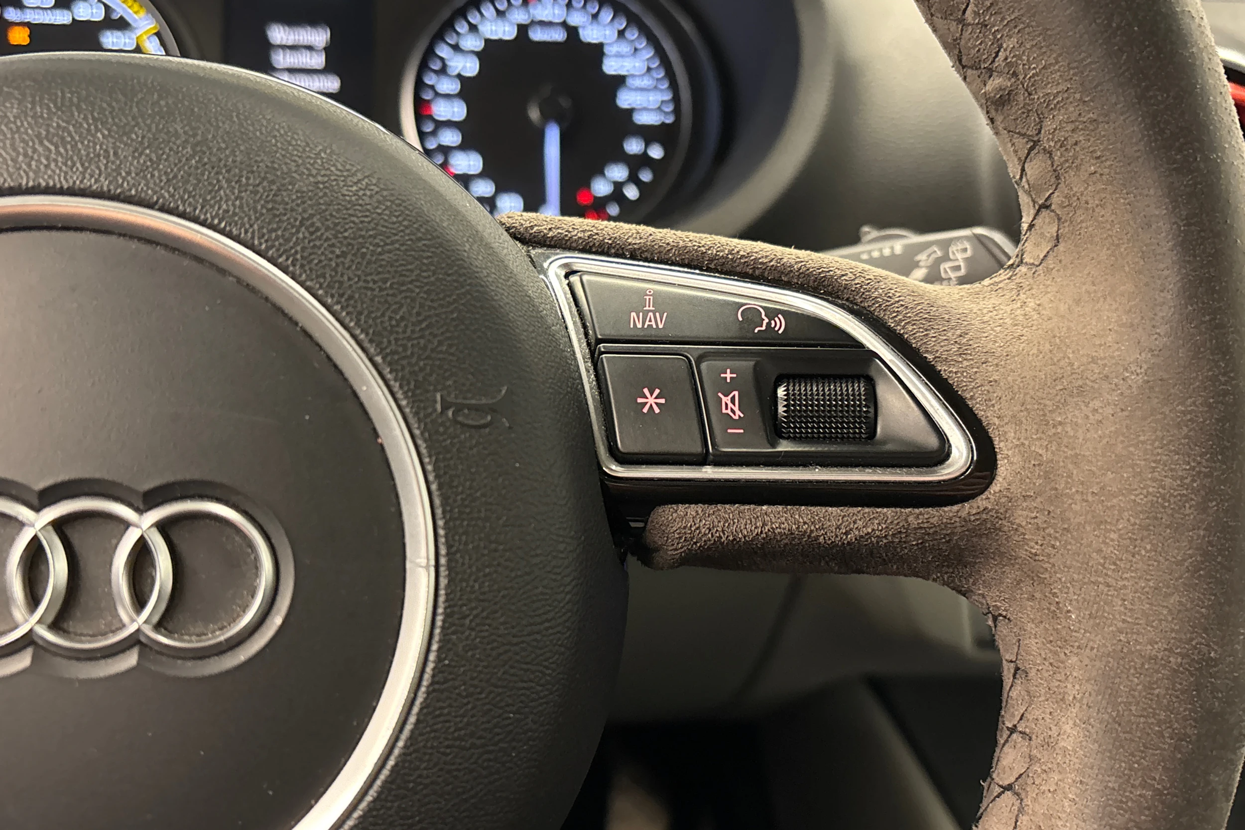 punainen Audi A3 2016 kuva 14.