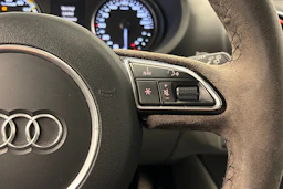 punainen Audi A3 2016 kuva 14.